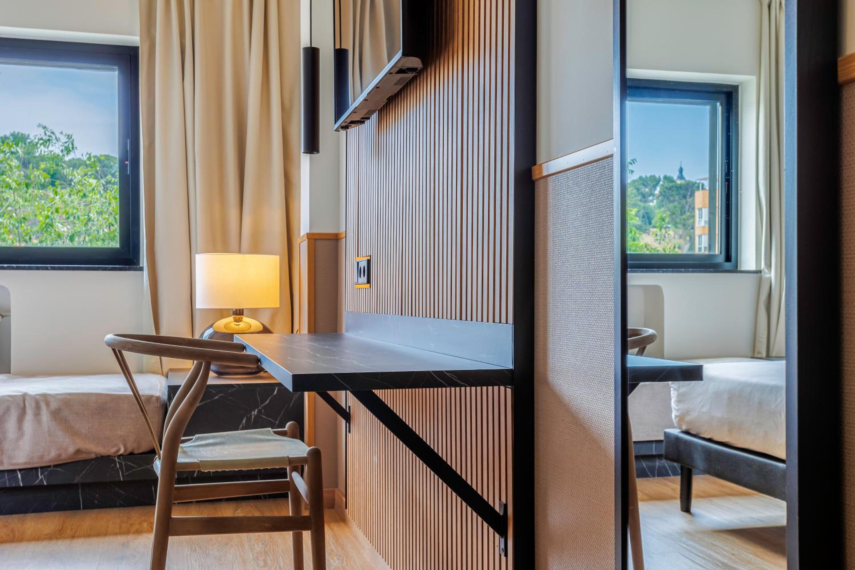 Standard Triple Room - Photo 9