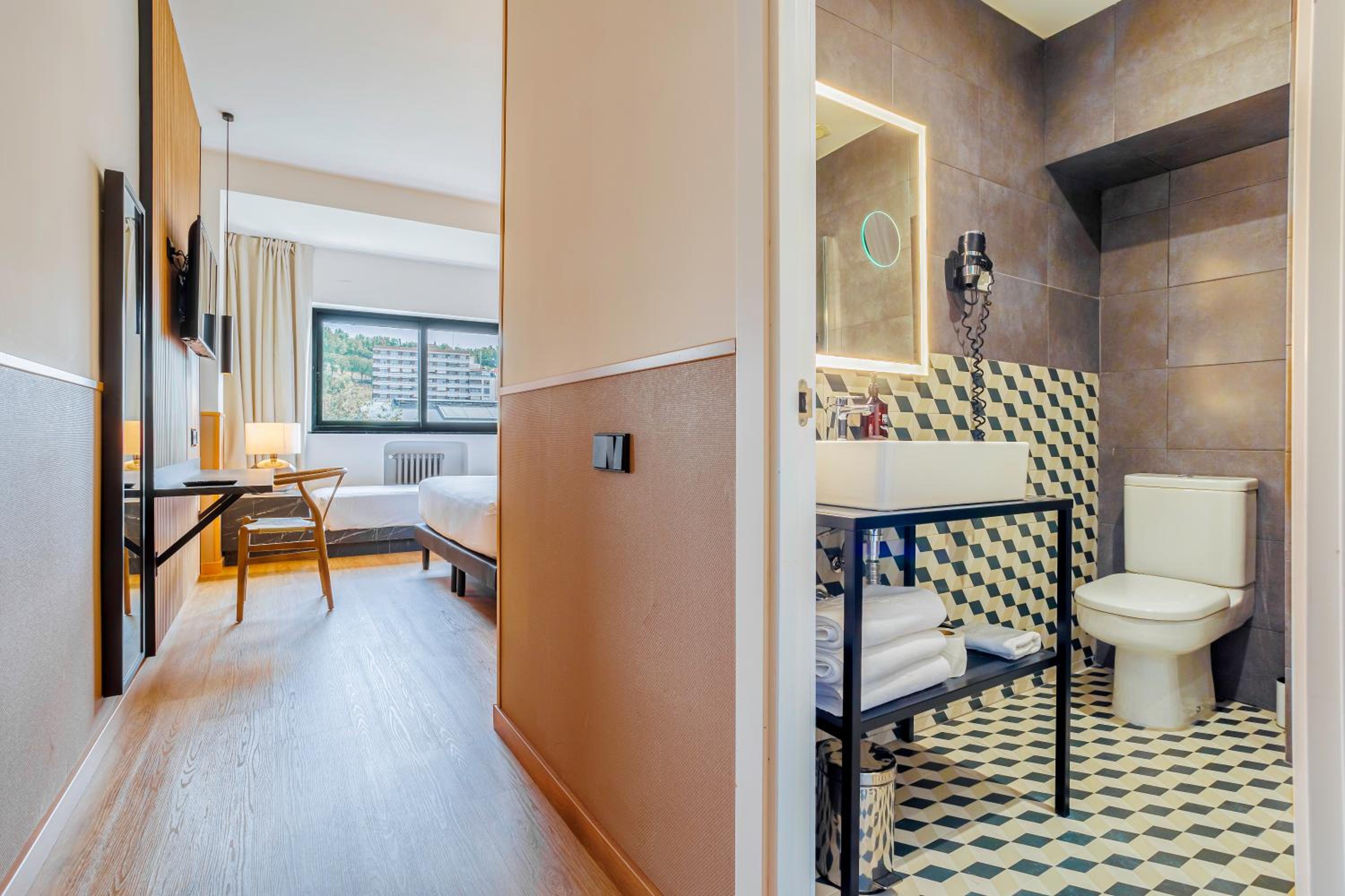 Standard Triple Room - Photo 2