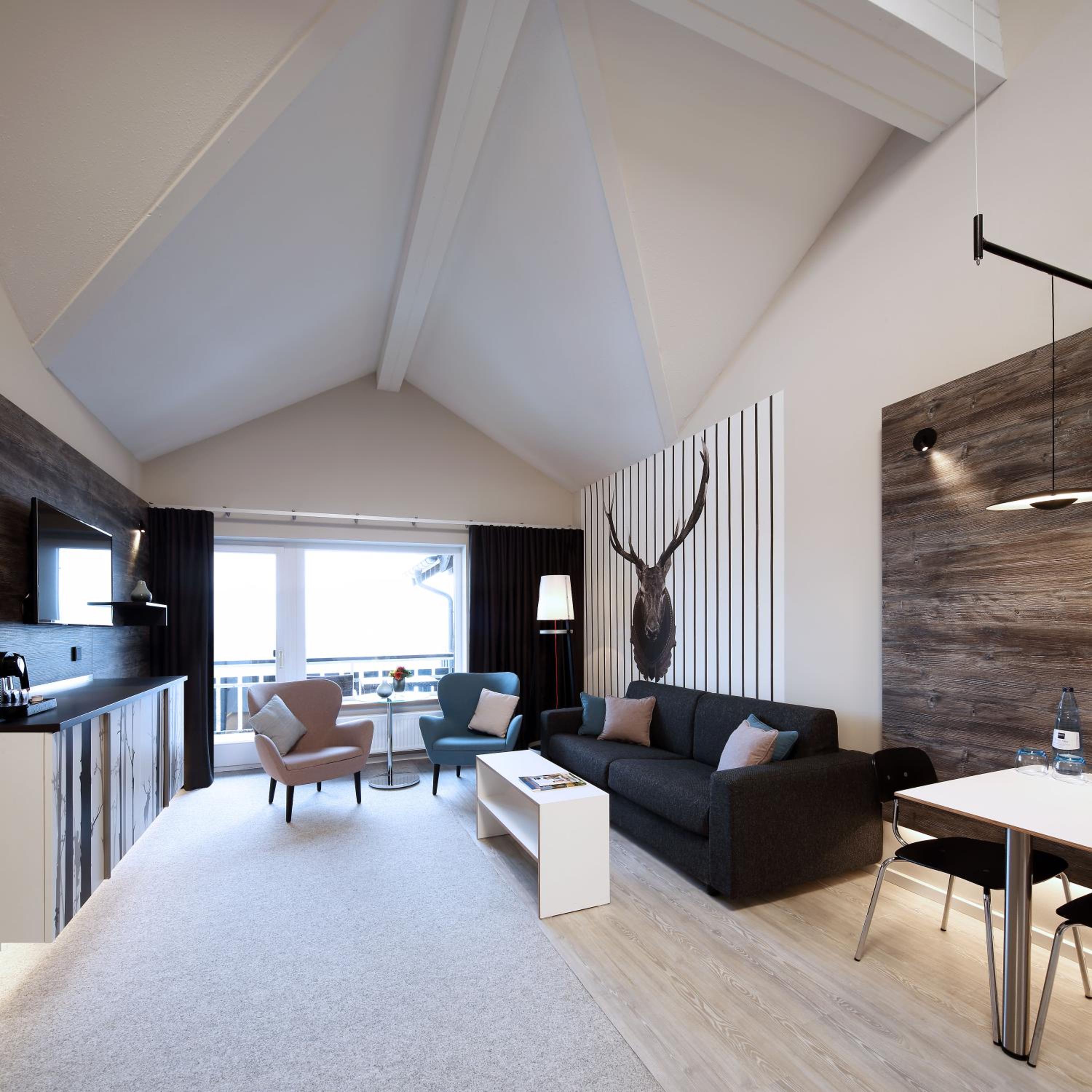 Studio with Balcony - Photo 2
