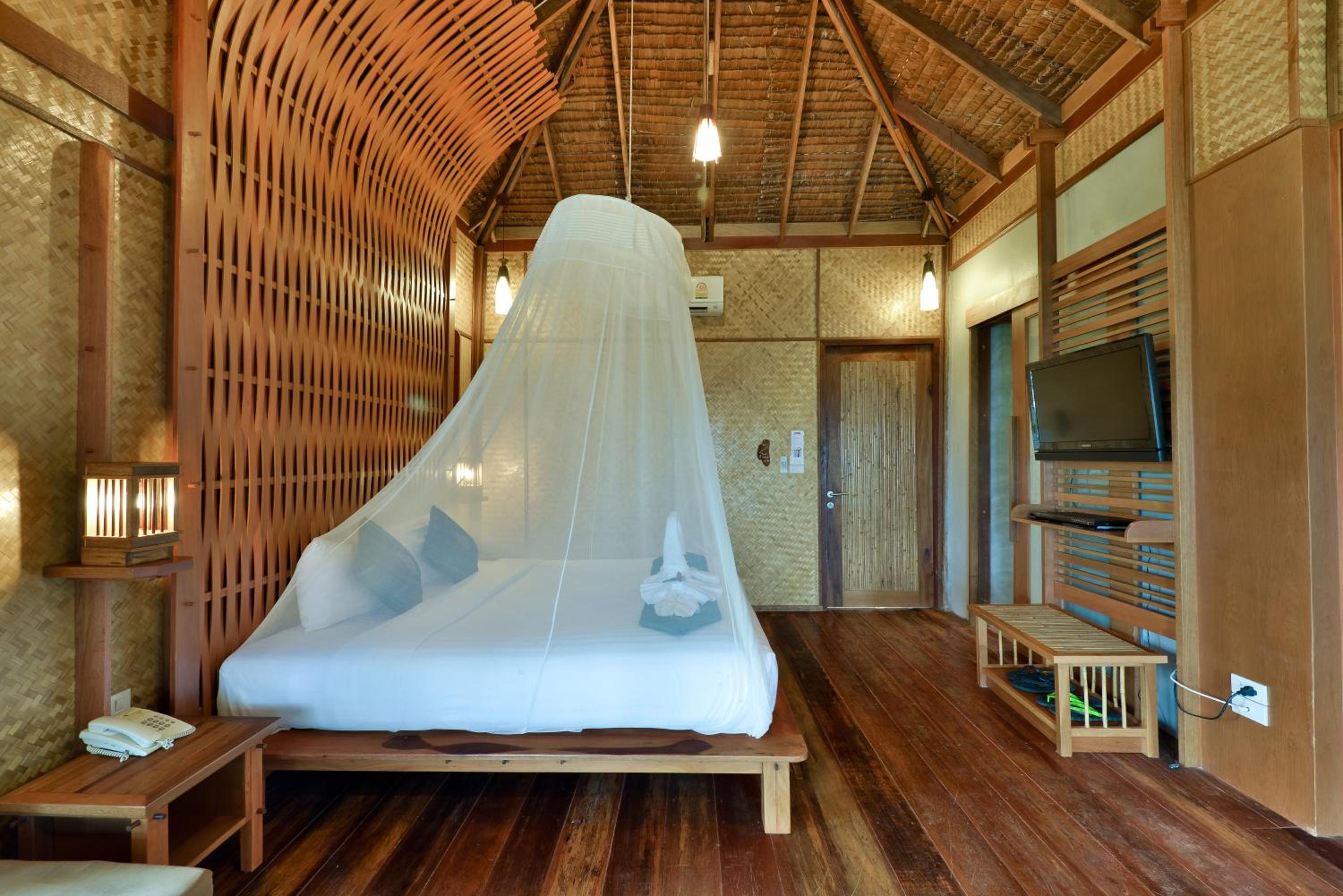 Deluxe Cottage with Partial Sea View - Photo 18