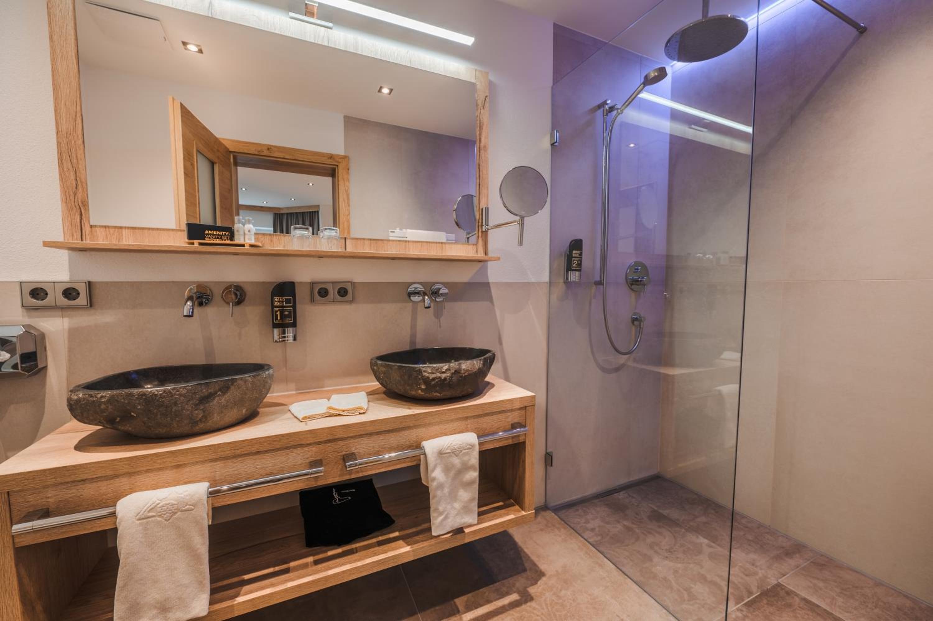 Superior Double Room - Photo 4