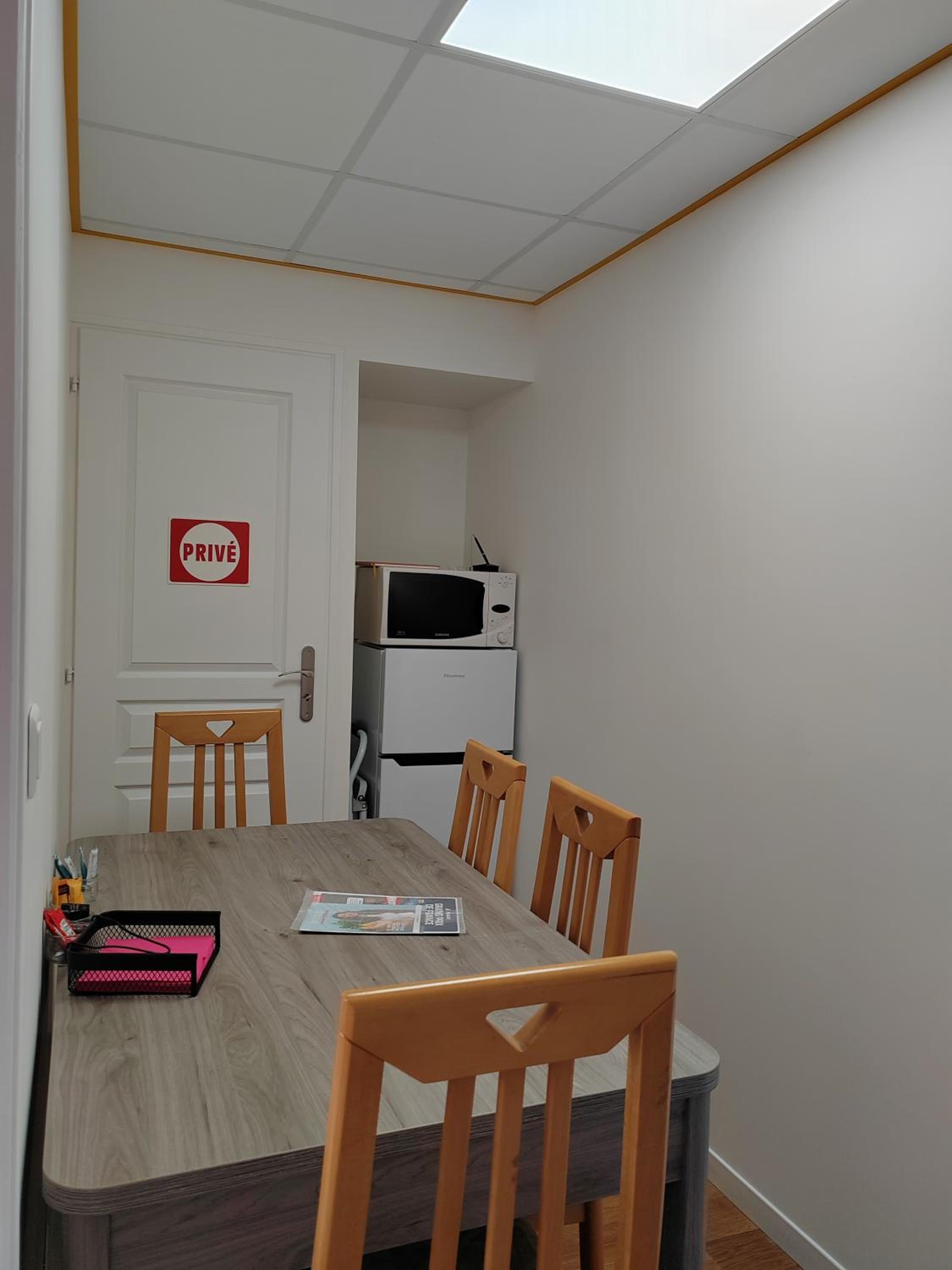 Standard Family Room photo 2