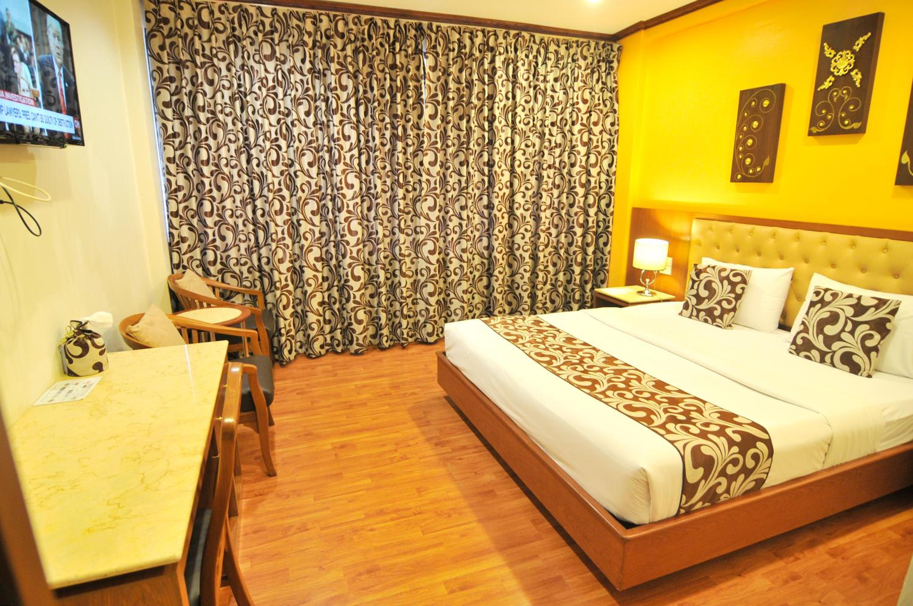 Twin Room with Pool View photo 3