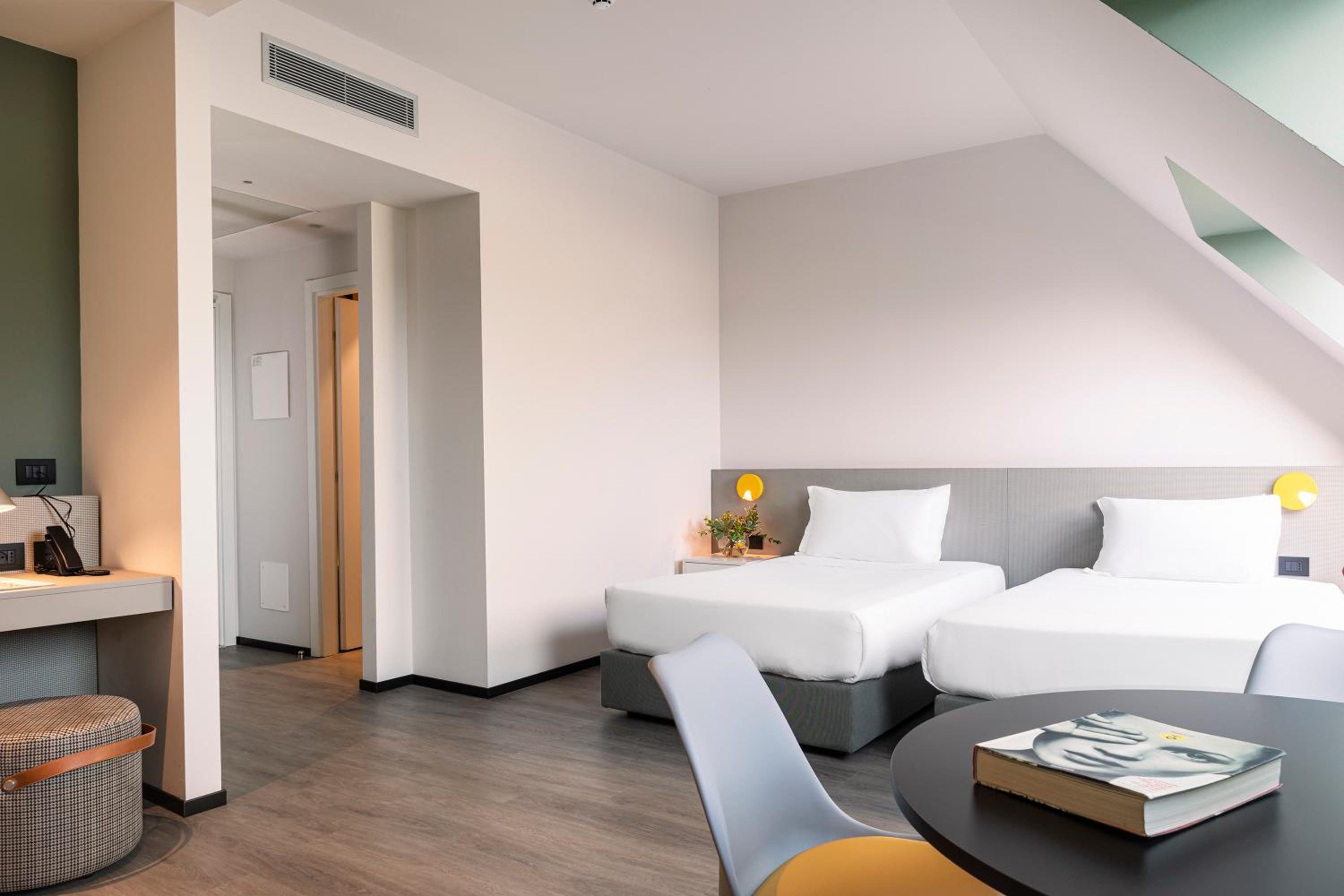 Standard Twin Room photo 1