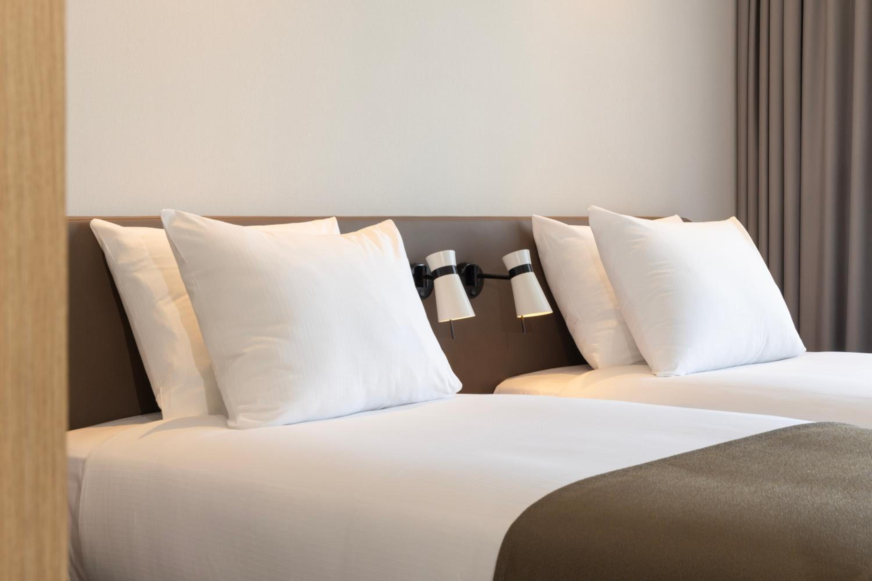 Standard Twin Room - Photo 3