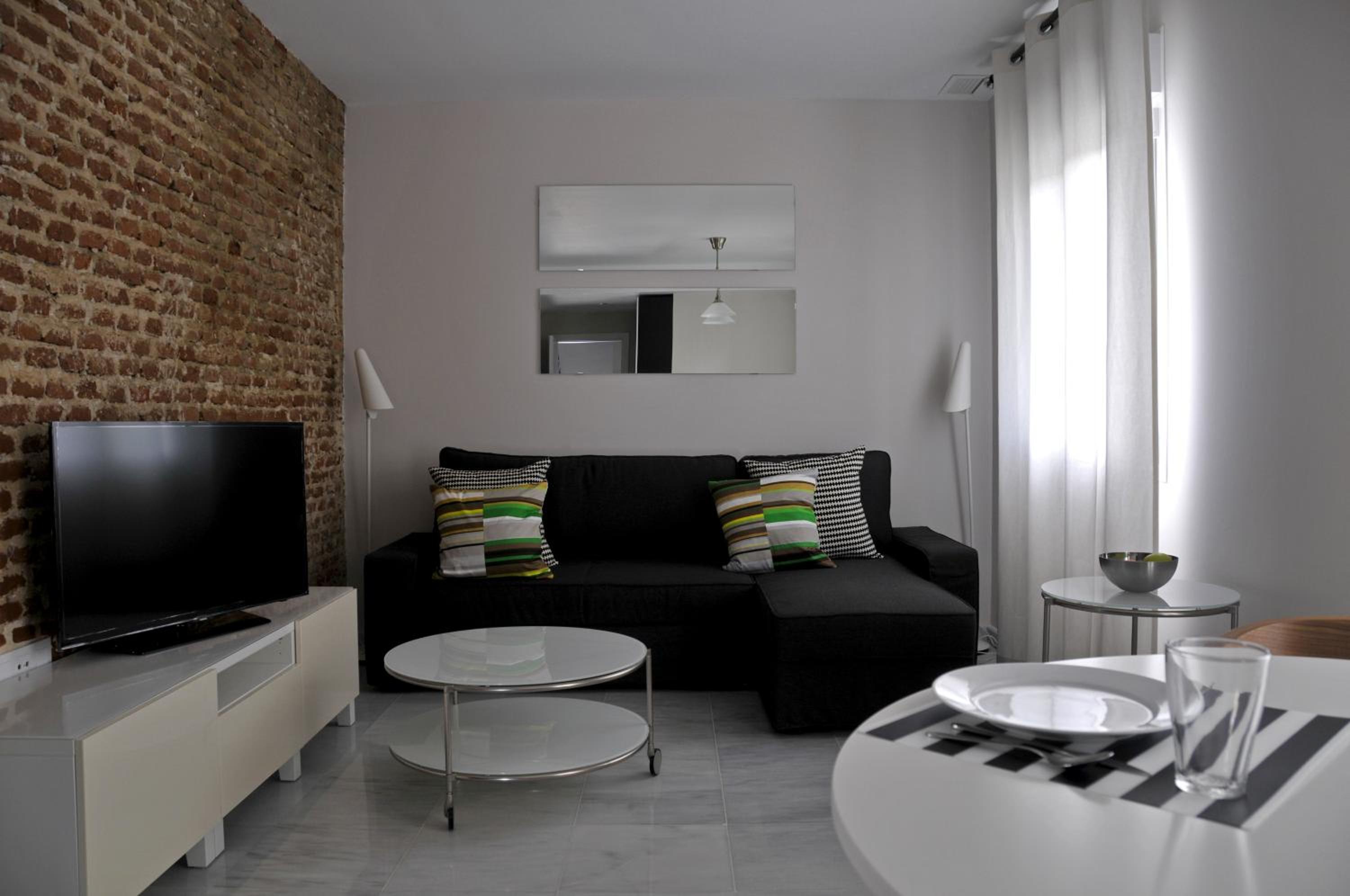 Five-Bedroom Apartment photo 3