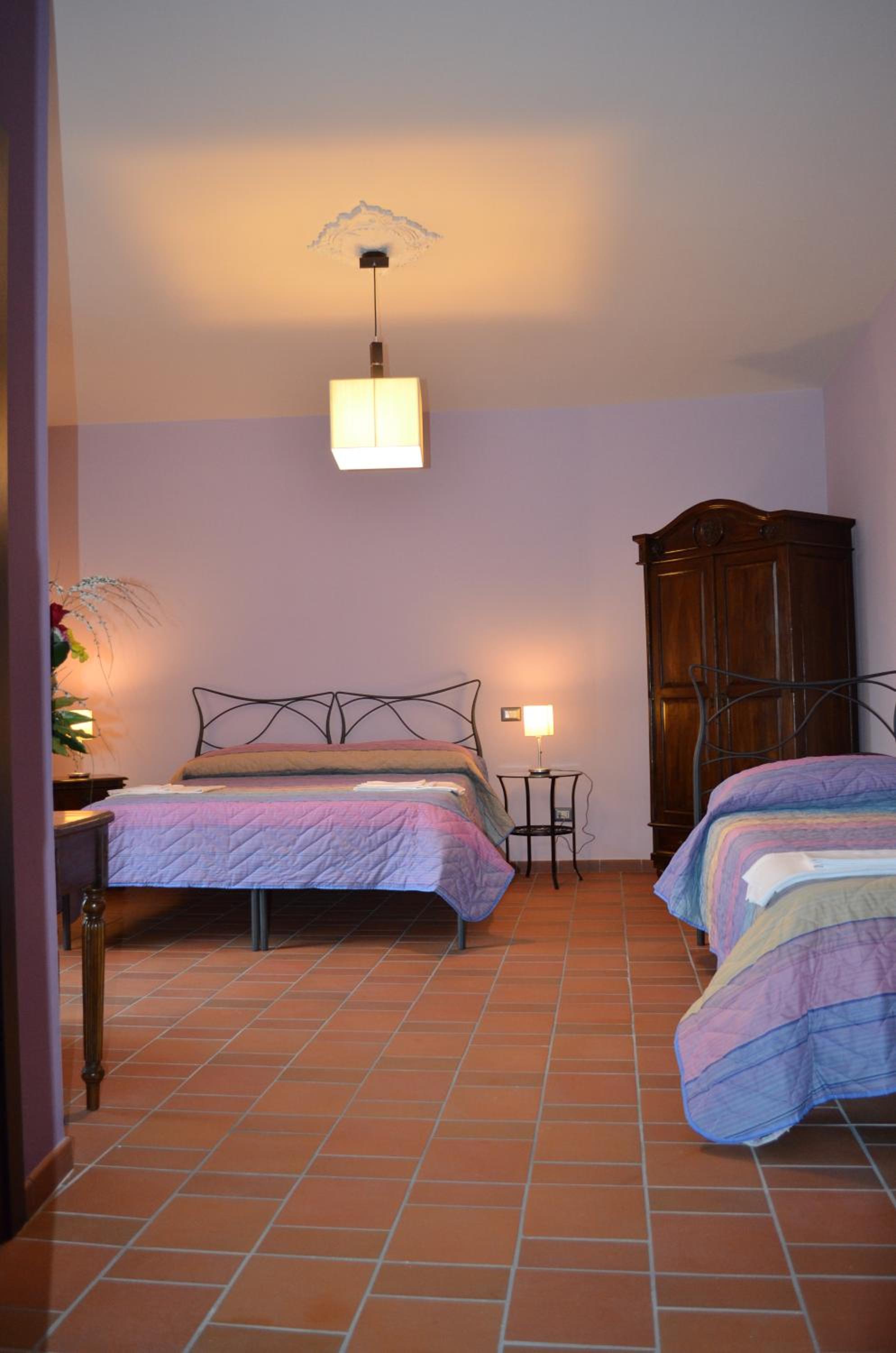Triple Room With Private Bathroom - Garden View