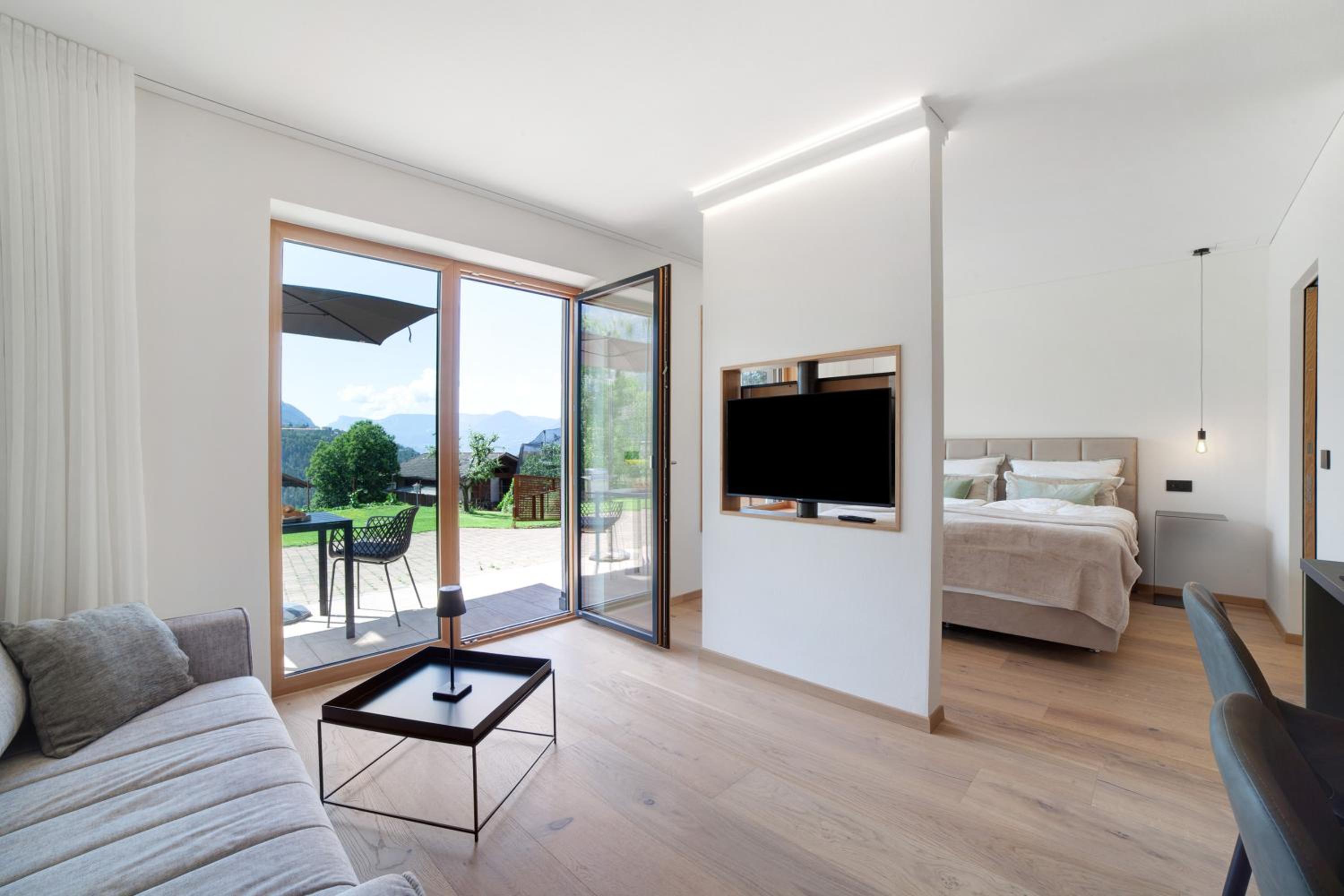 One-Bedroom Apartment with Garden View photo 1