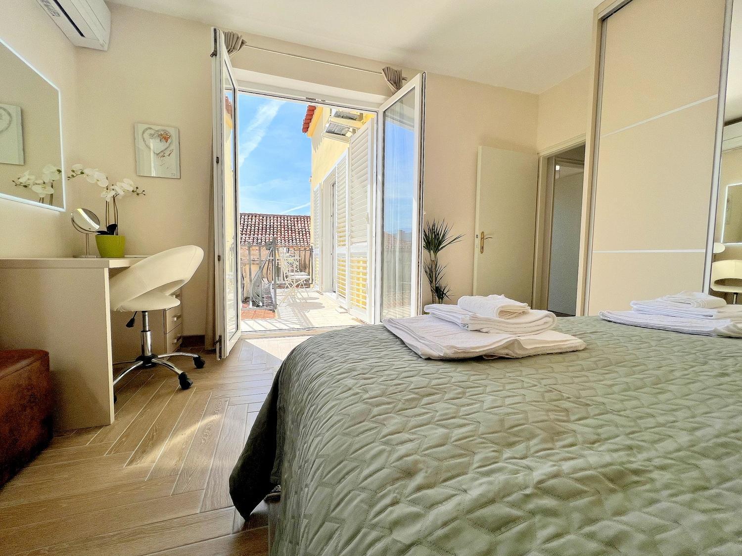 One-Bedroom Apartment With Balcony