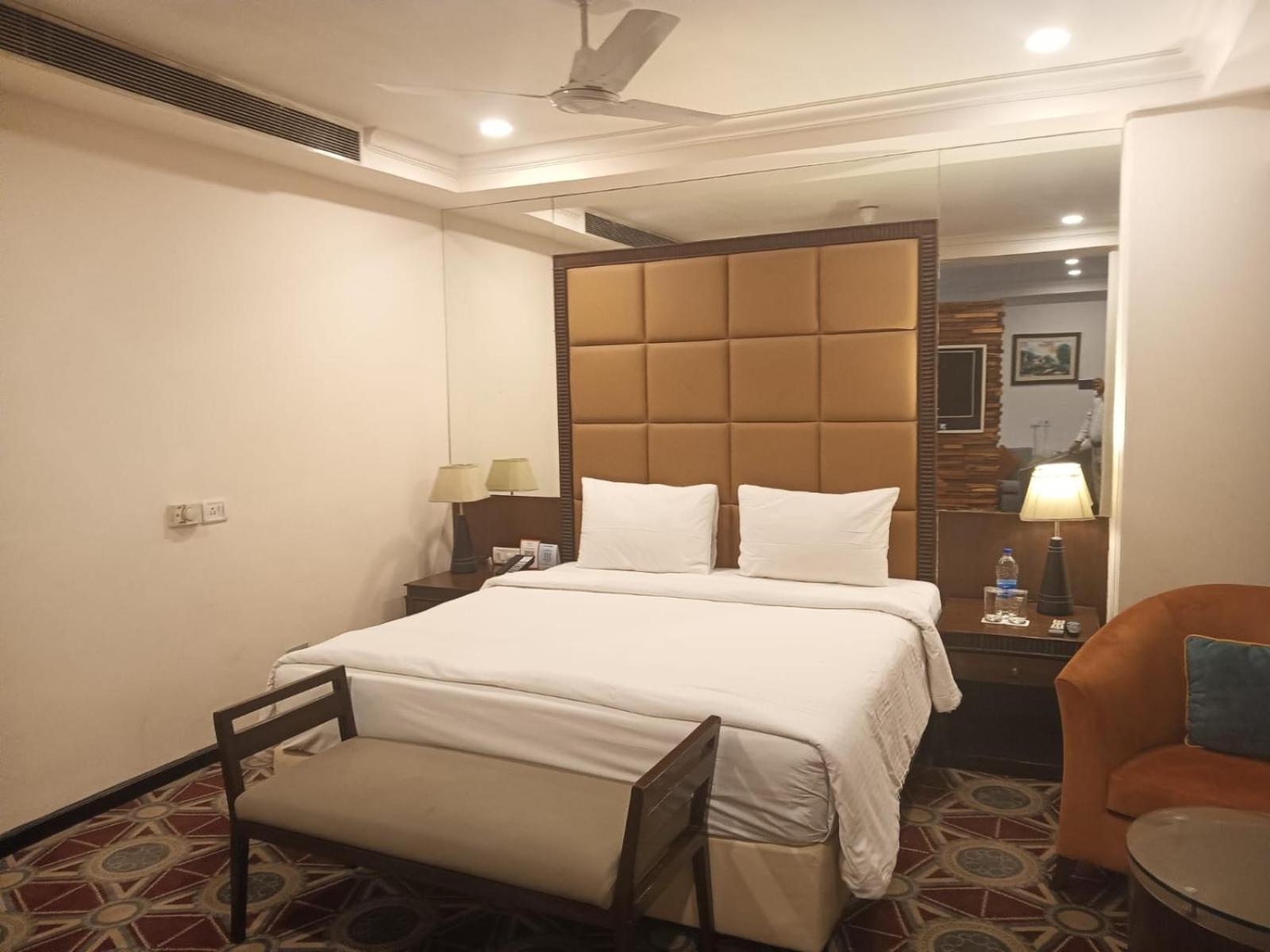 Deluxe Double or Twin Room photo 3