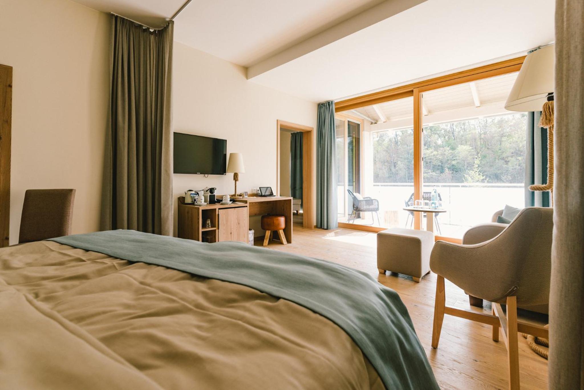 Family Suite with Balcony - Photo 1