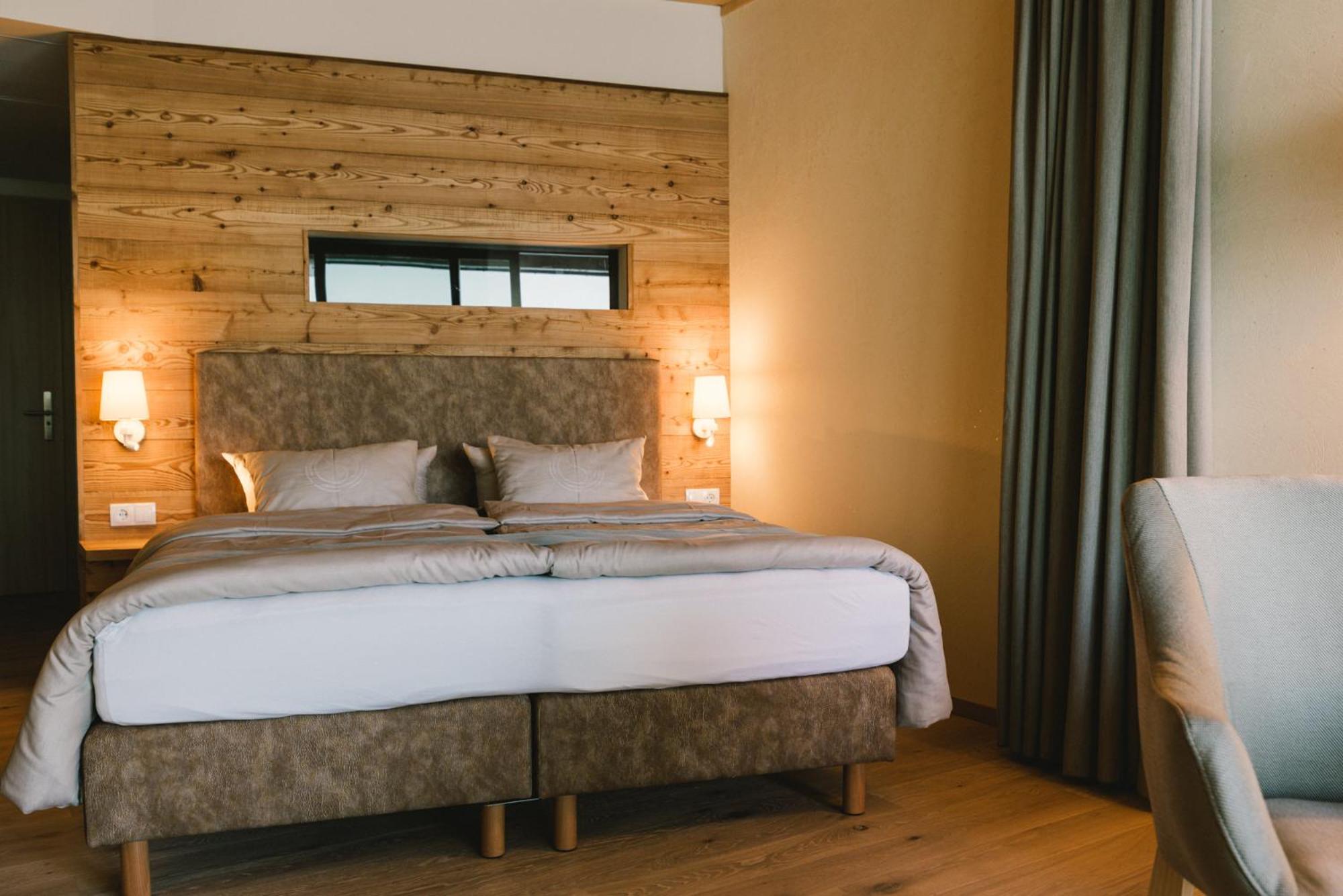 Large Double Room with Lake View