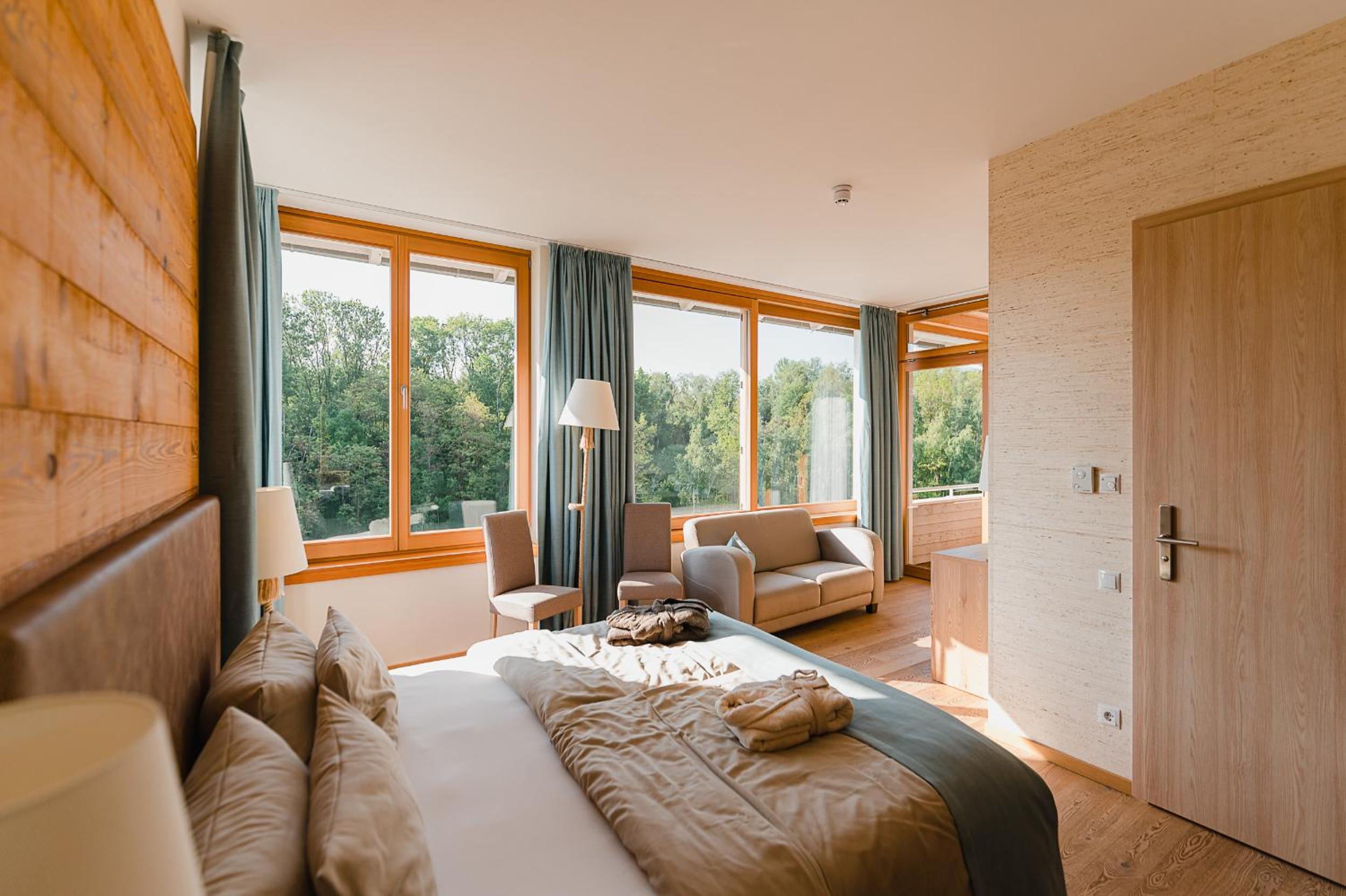 Large Double Room with Balcony - Photo 1