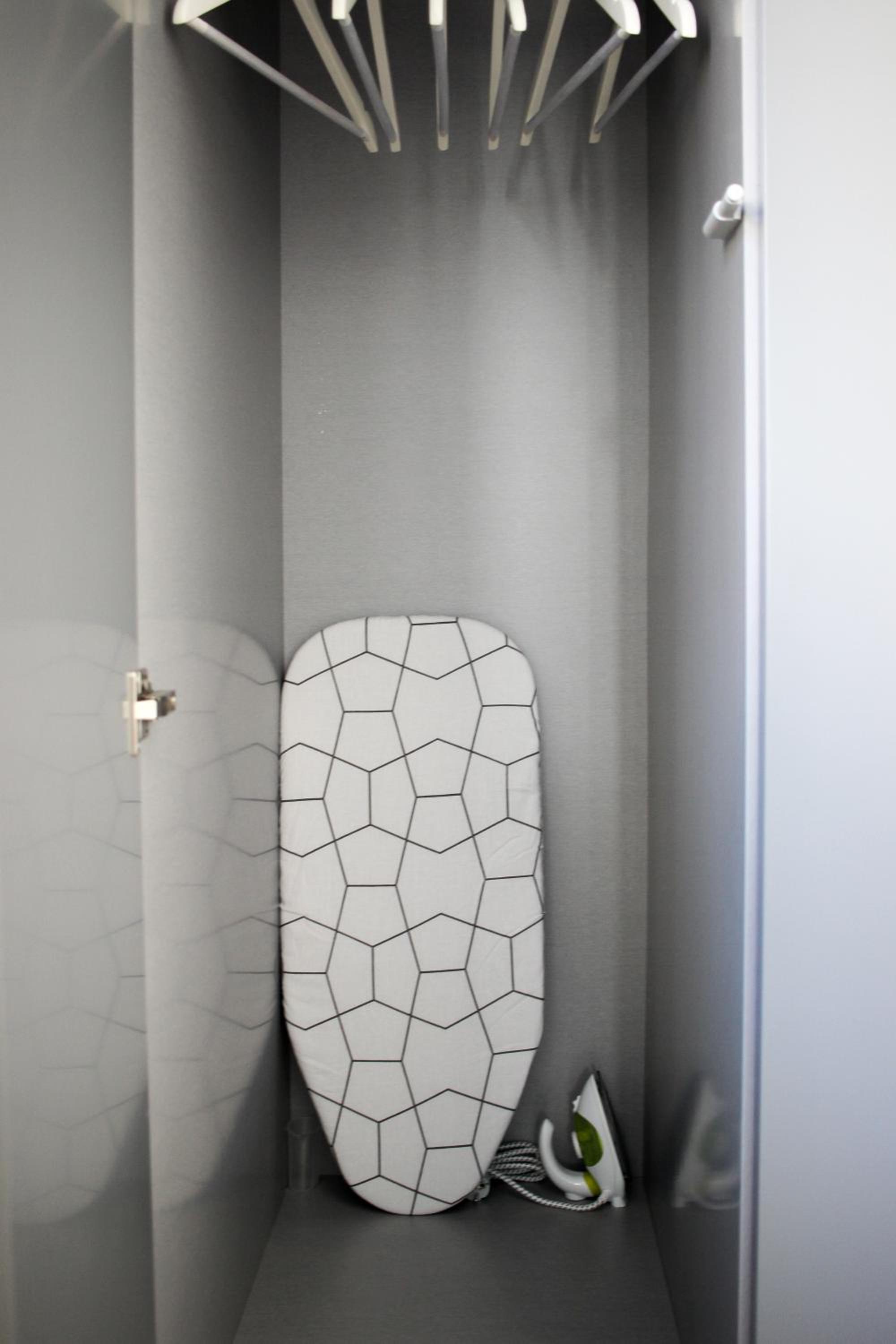 One-Bedroom Apartment - Photo 7