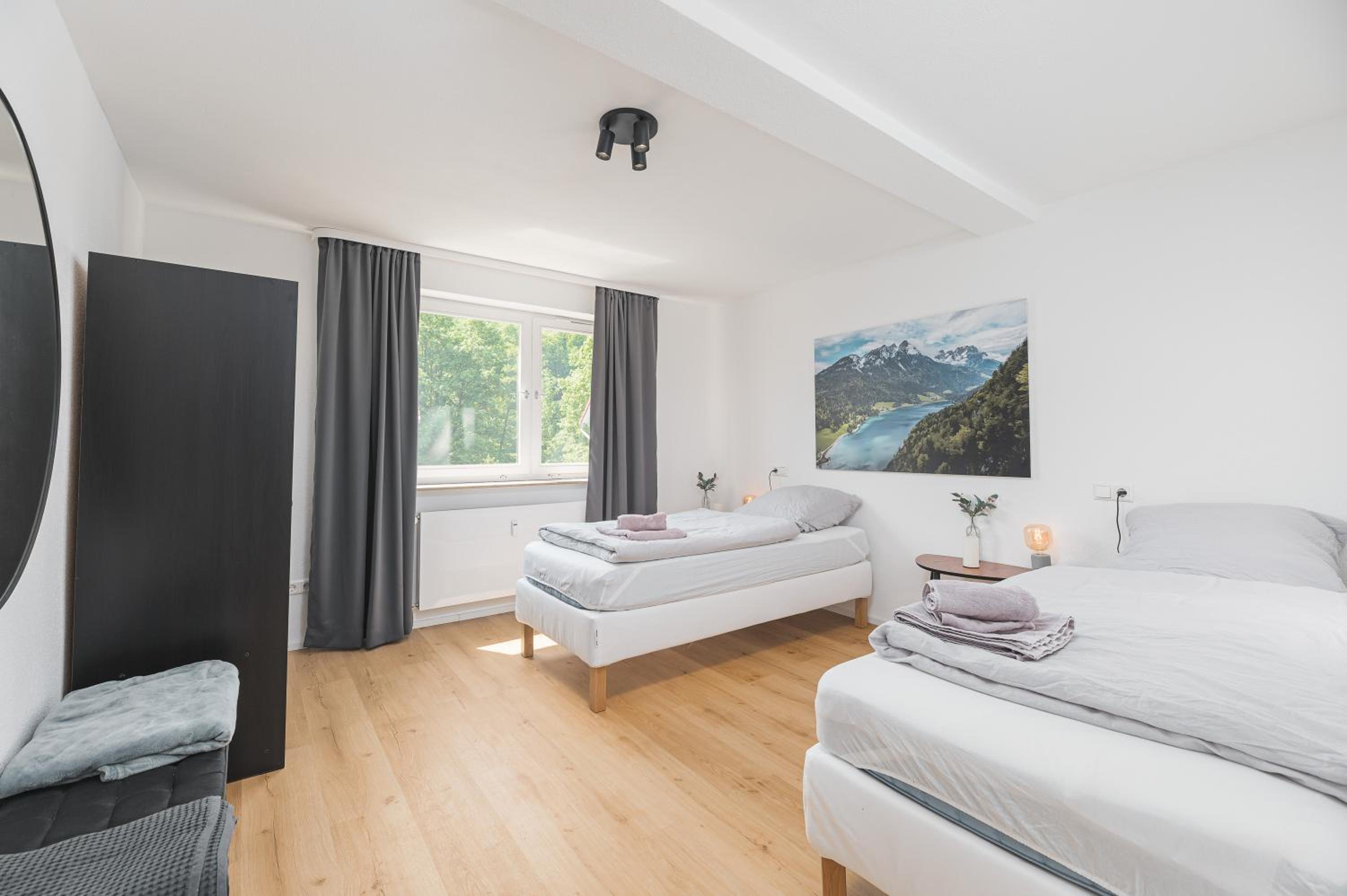 Three-Bedroom Apartment with Balcony photo 1
