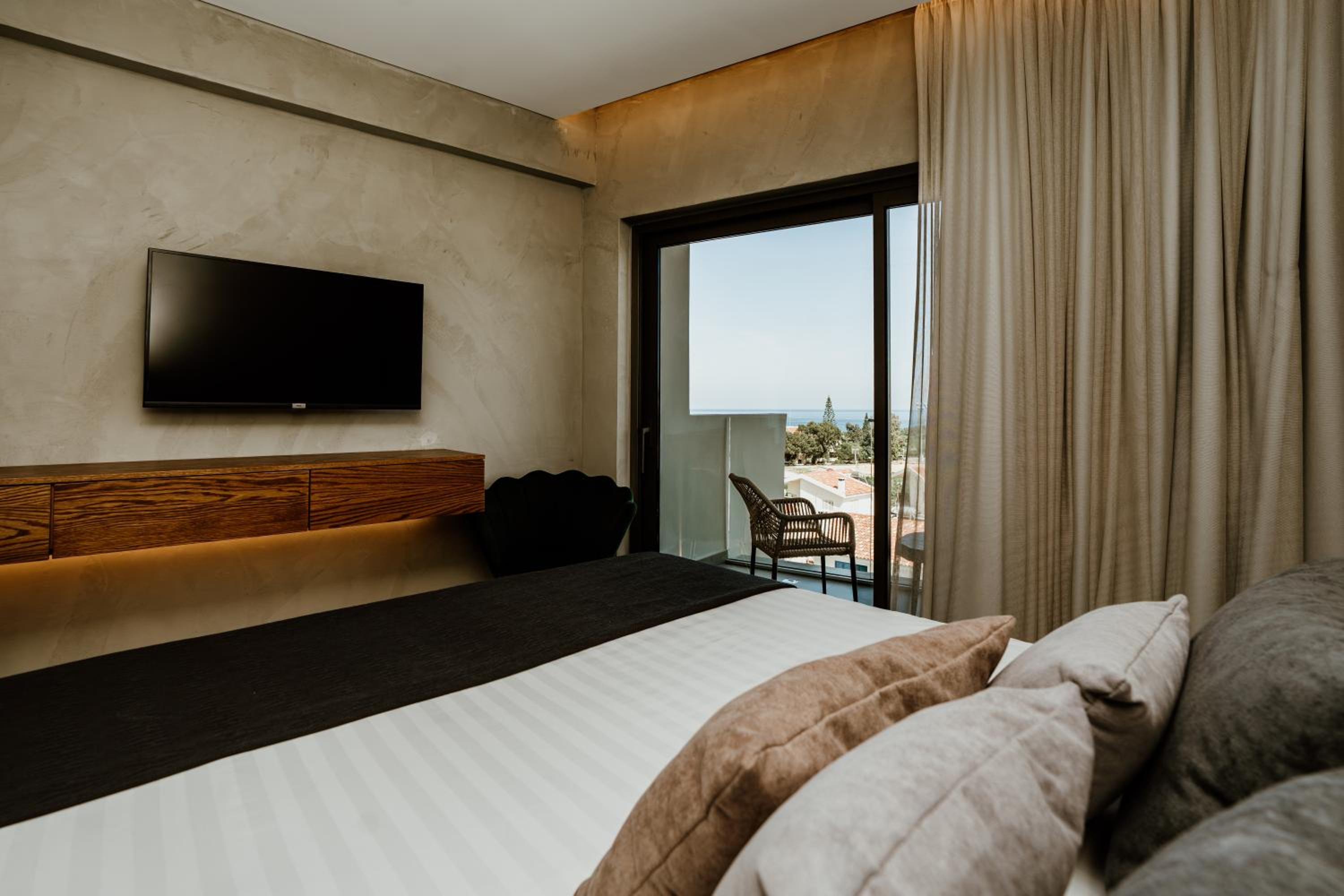 Wellness Panoramic Room with Side Sea View thumbnail 6