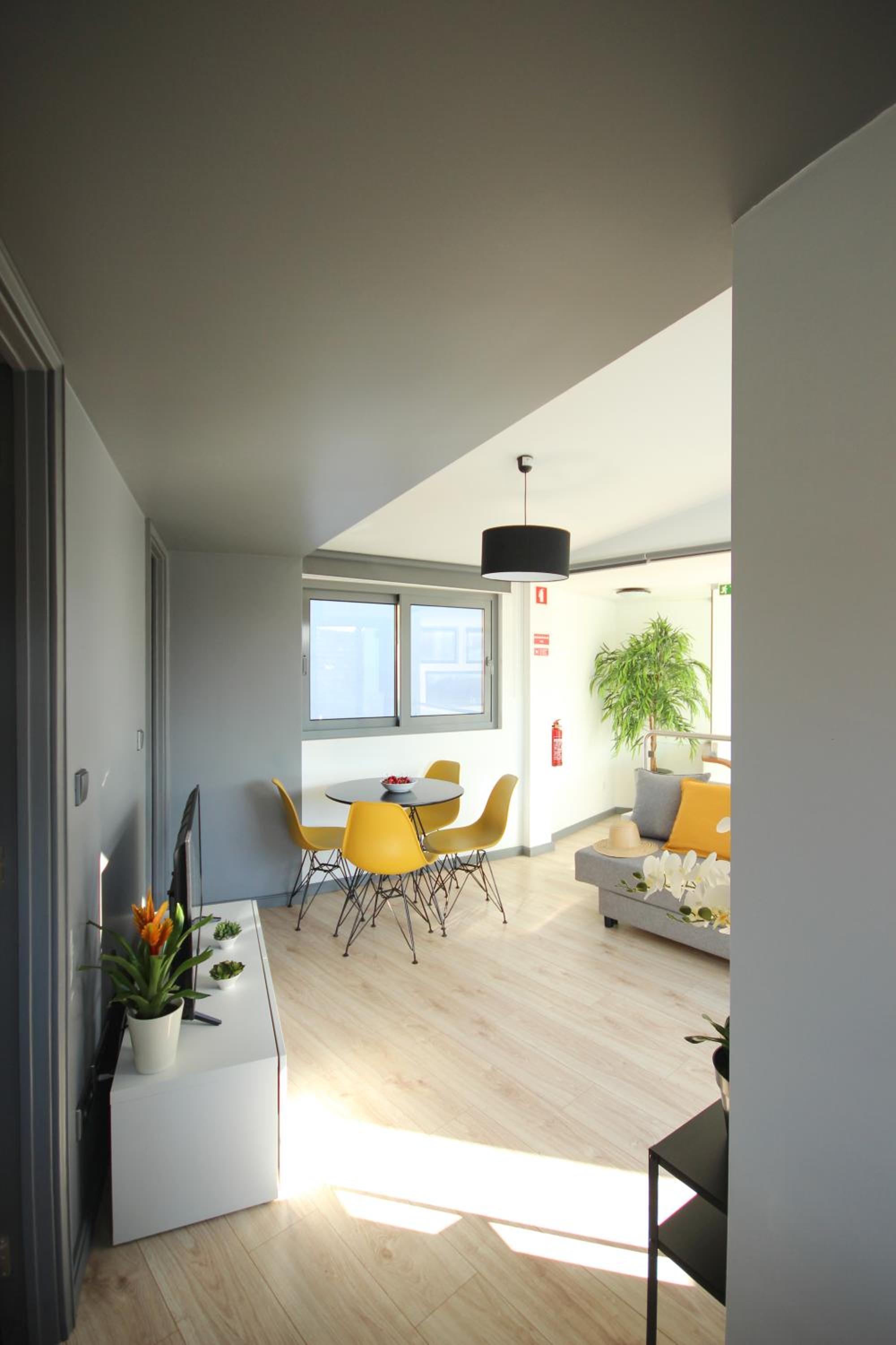 One-Bedroom Apartment - Photo 16