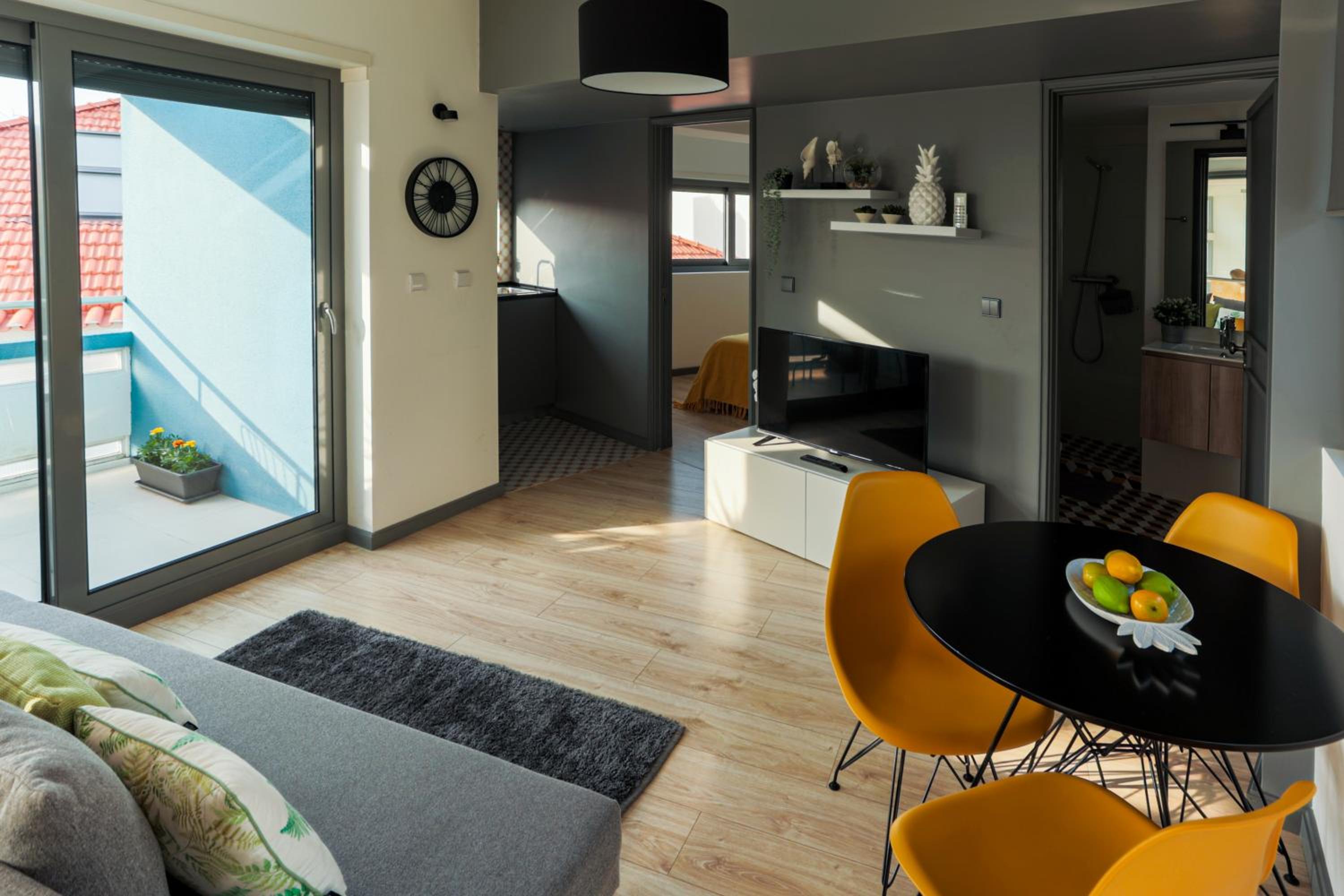 One-Bedroom Apartment - Photo 1