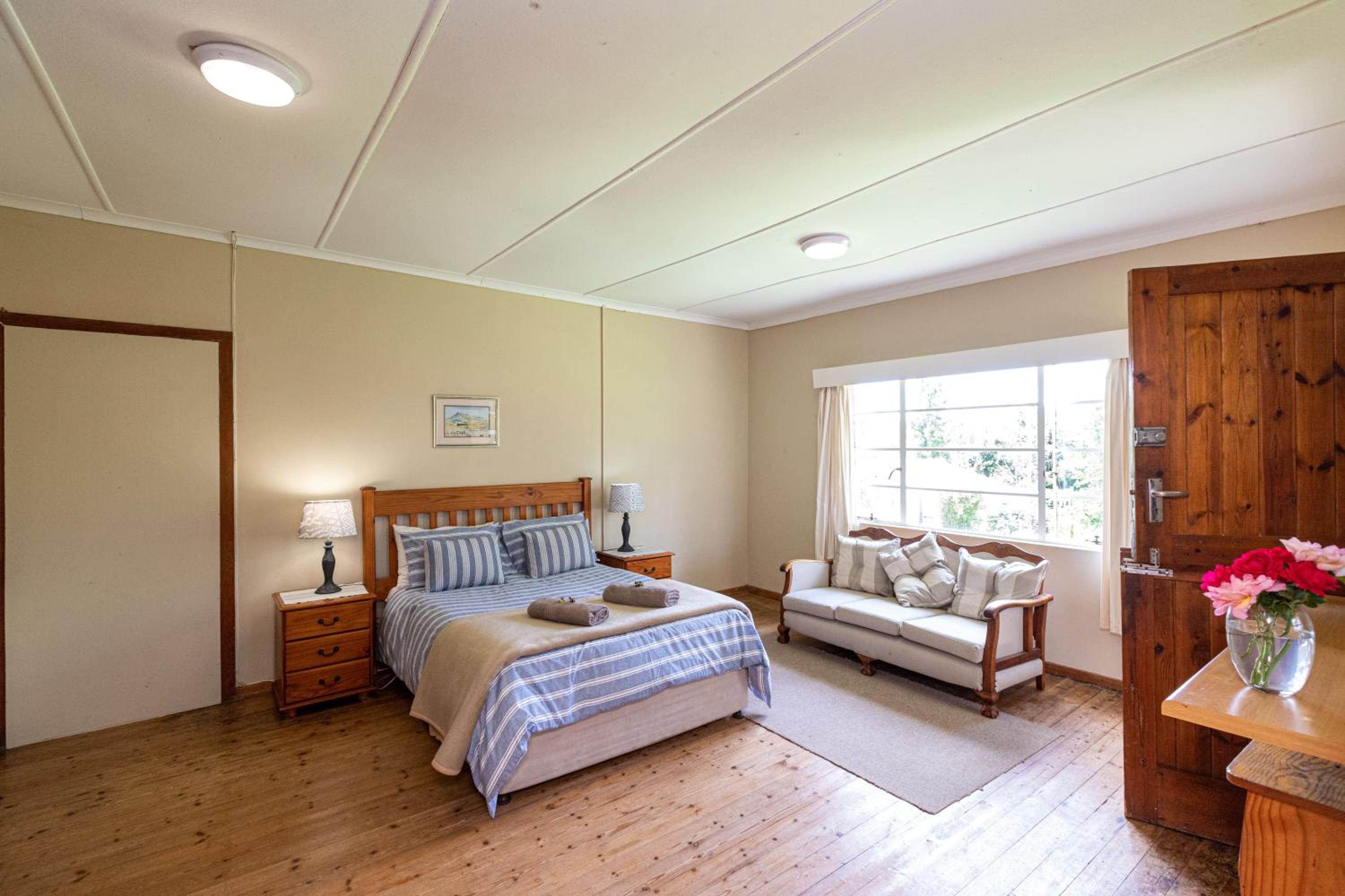 Four-Bedroom House photo 3
