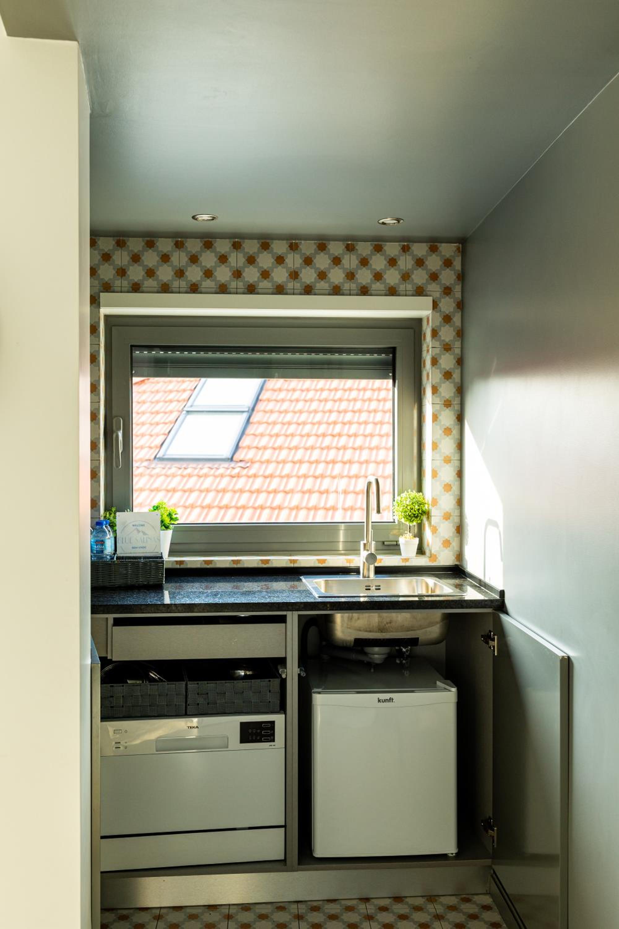 One-Bedroom Apartment - Photo 27