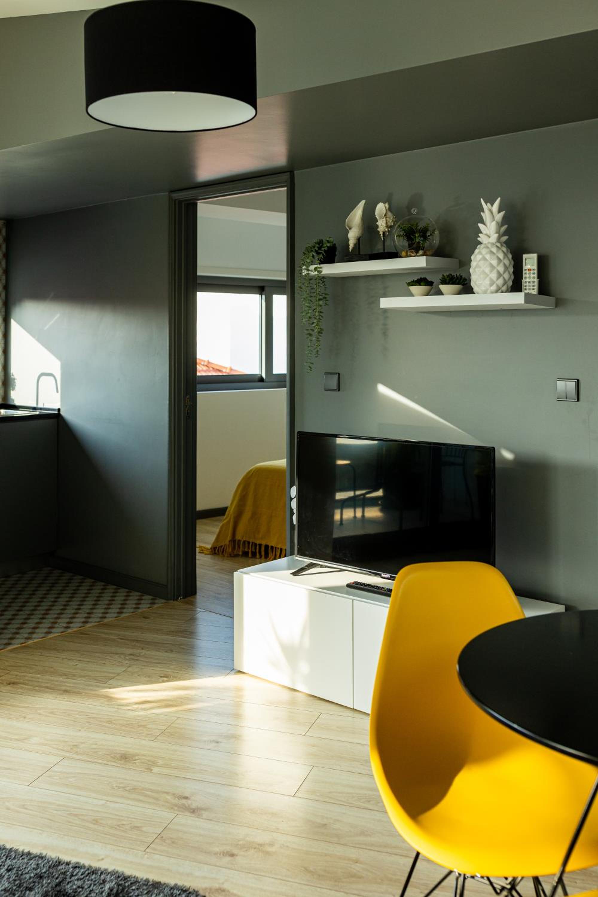 One-Bedroom Apartment - Photo 36