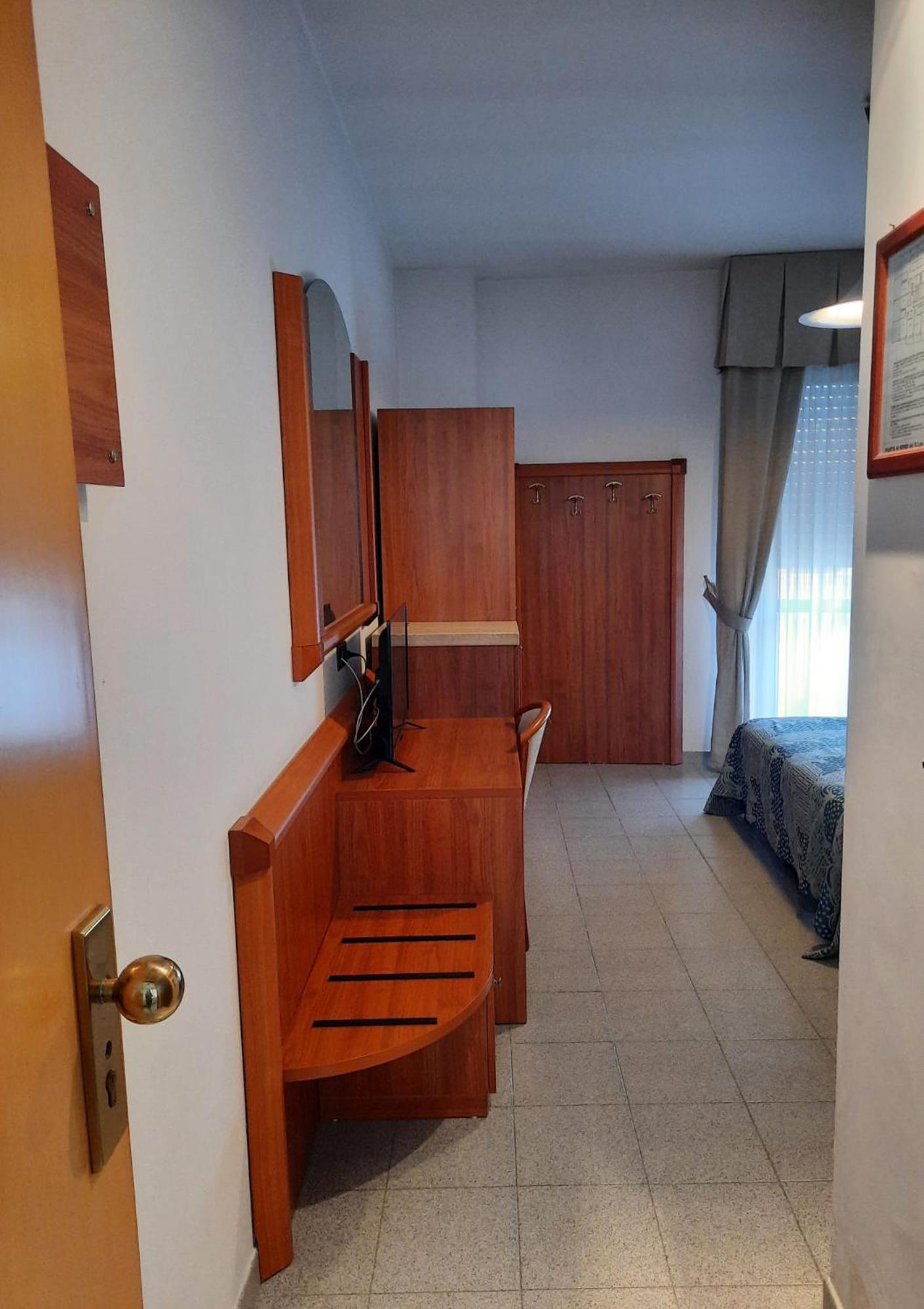 Classic Quadruple Room photo 3