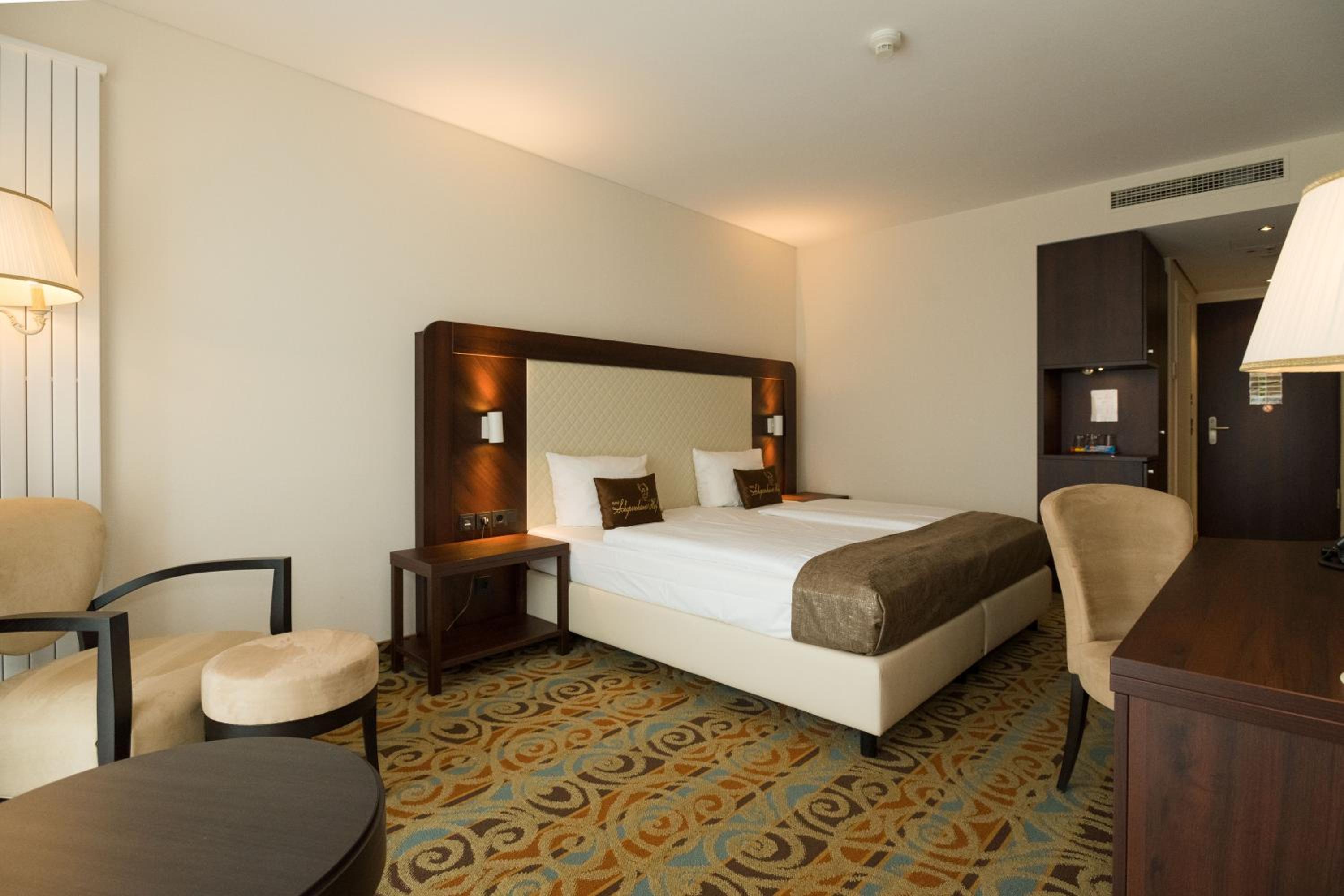 Double or Twin Room - Photo 7