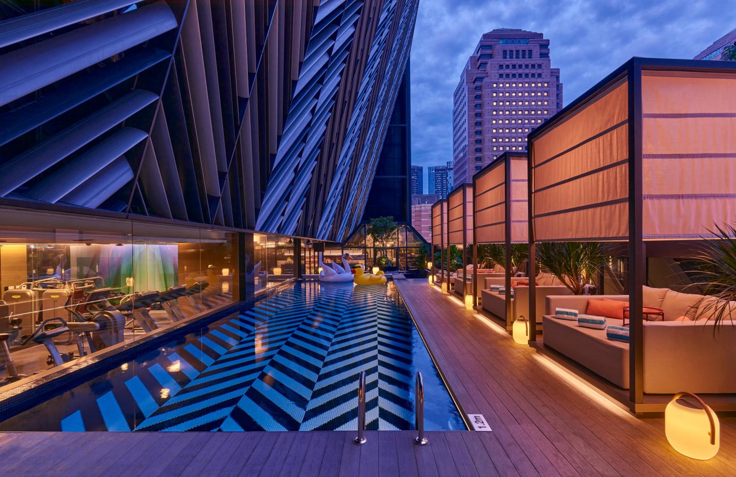 Premier Room, 1 King Bed, Orchard Paragon View photo 3