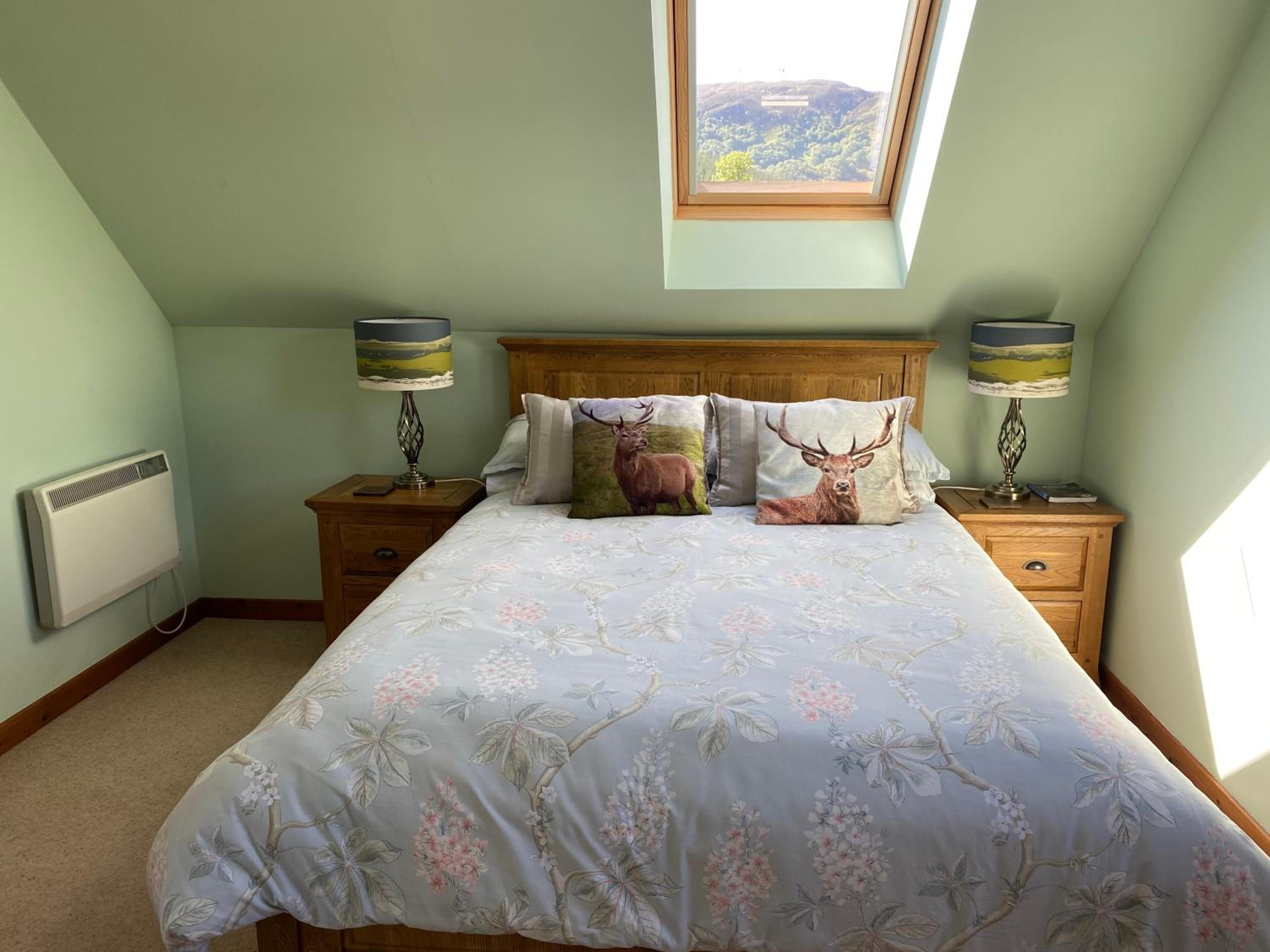 Deluxe Double Room with Shower - Photo 8