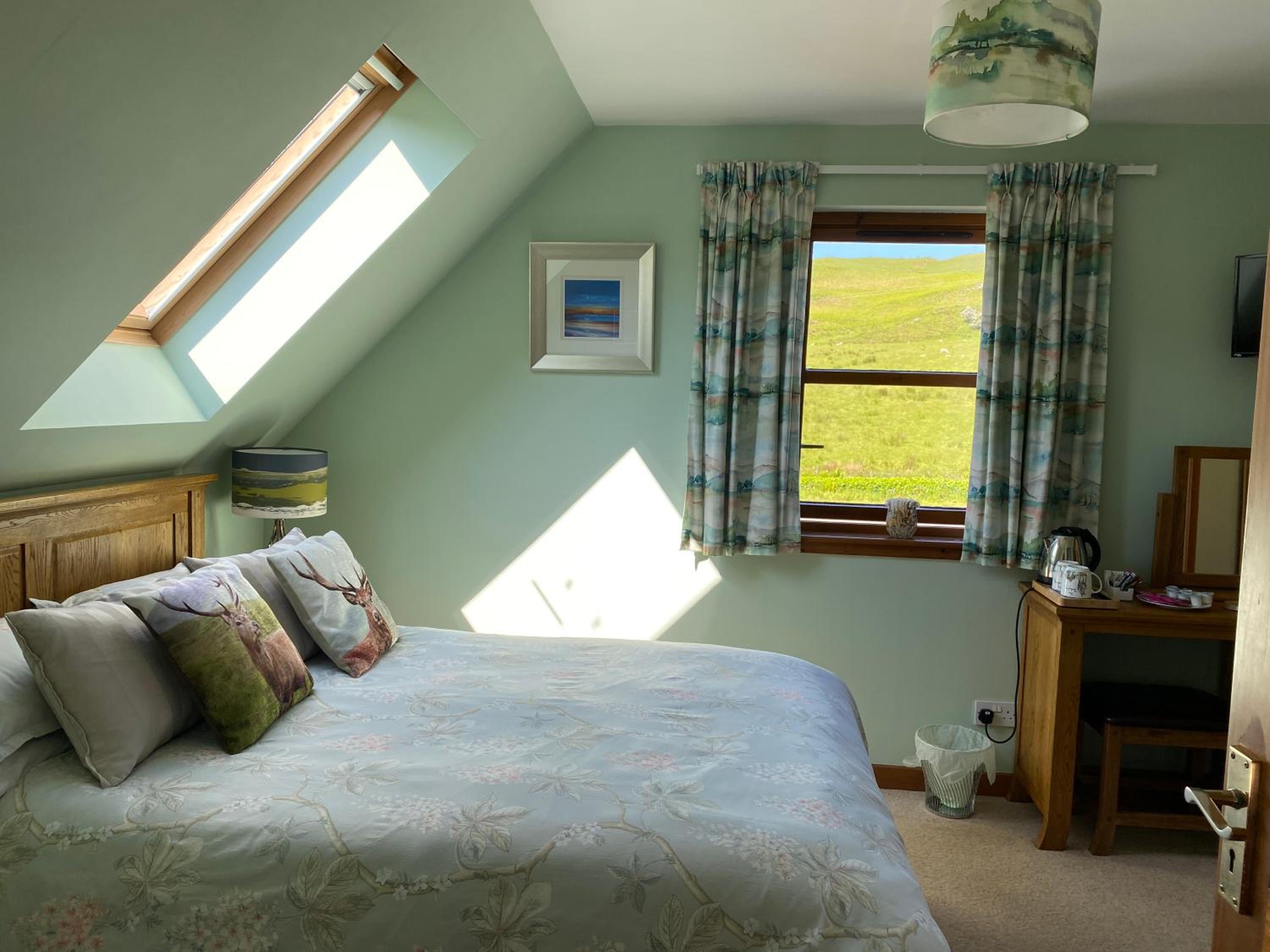 Deluxe Double Room with Shower - Photo 10