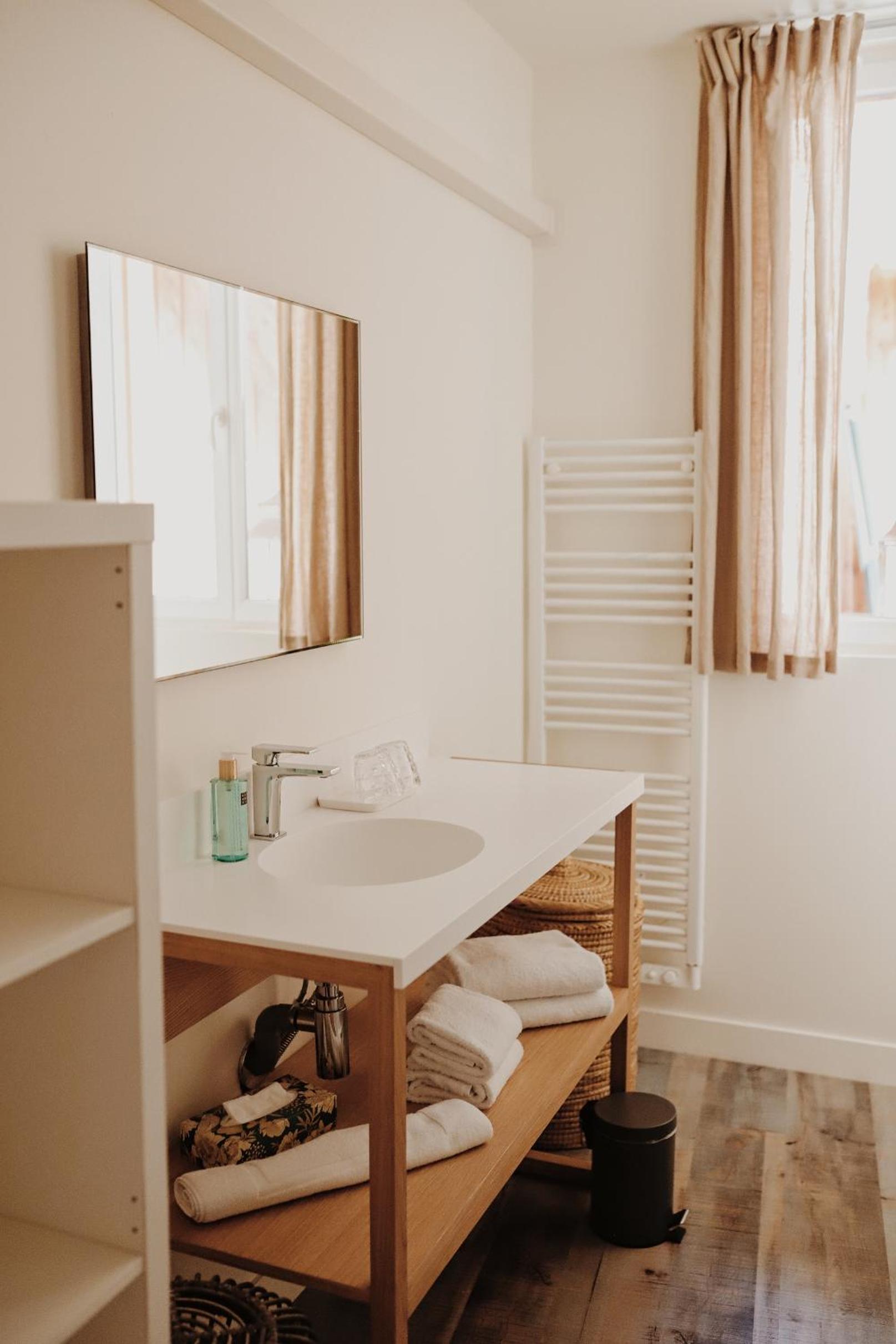 Twin Room - Photo 6