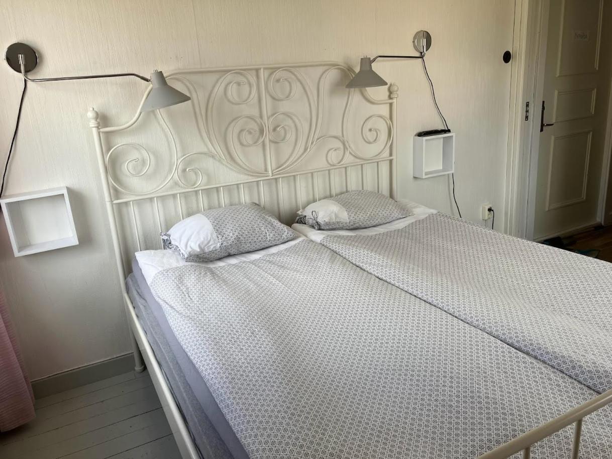 Double Room with Lake View - Photo 4