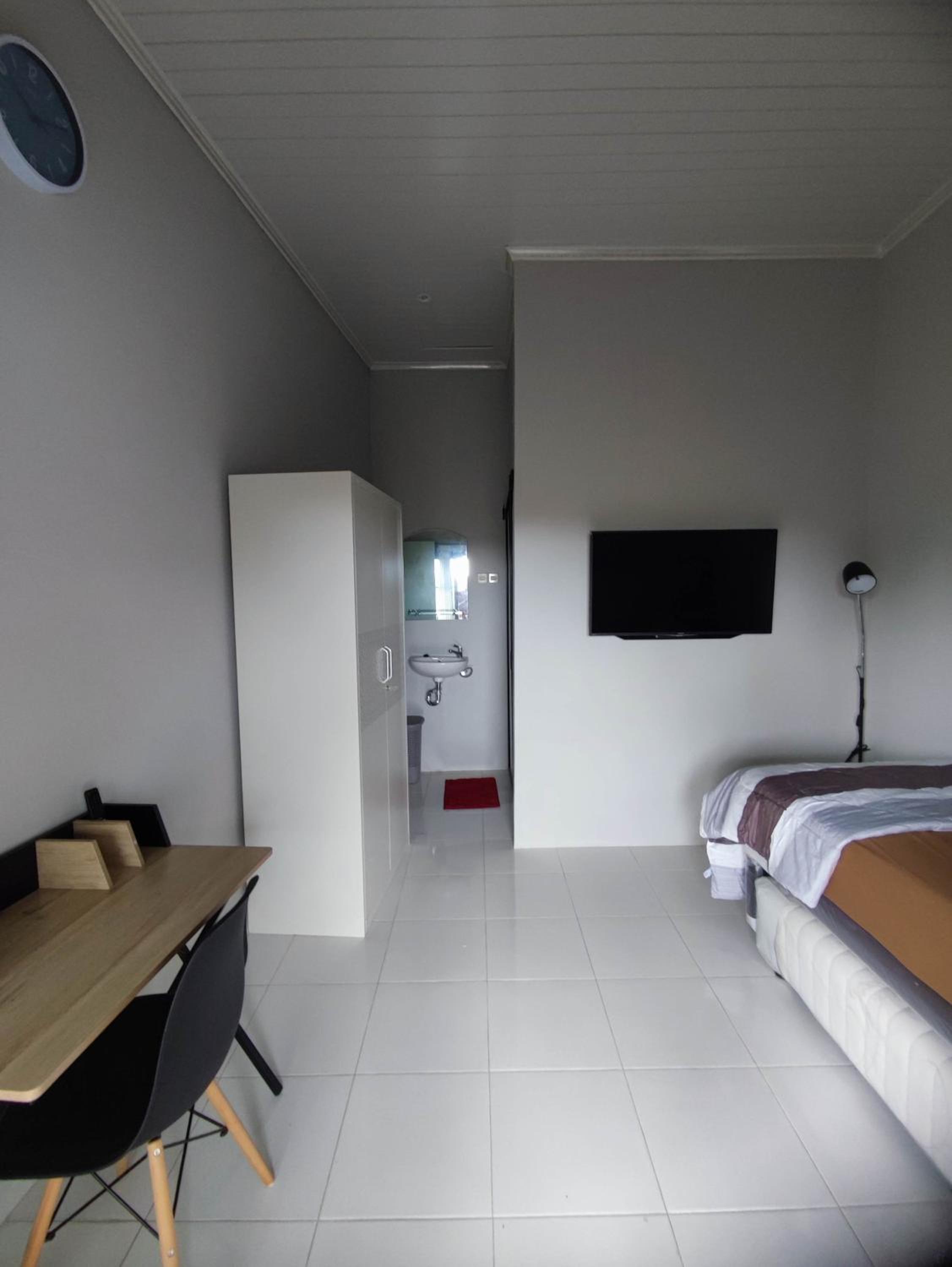 Single Room with Balcony photo 2