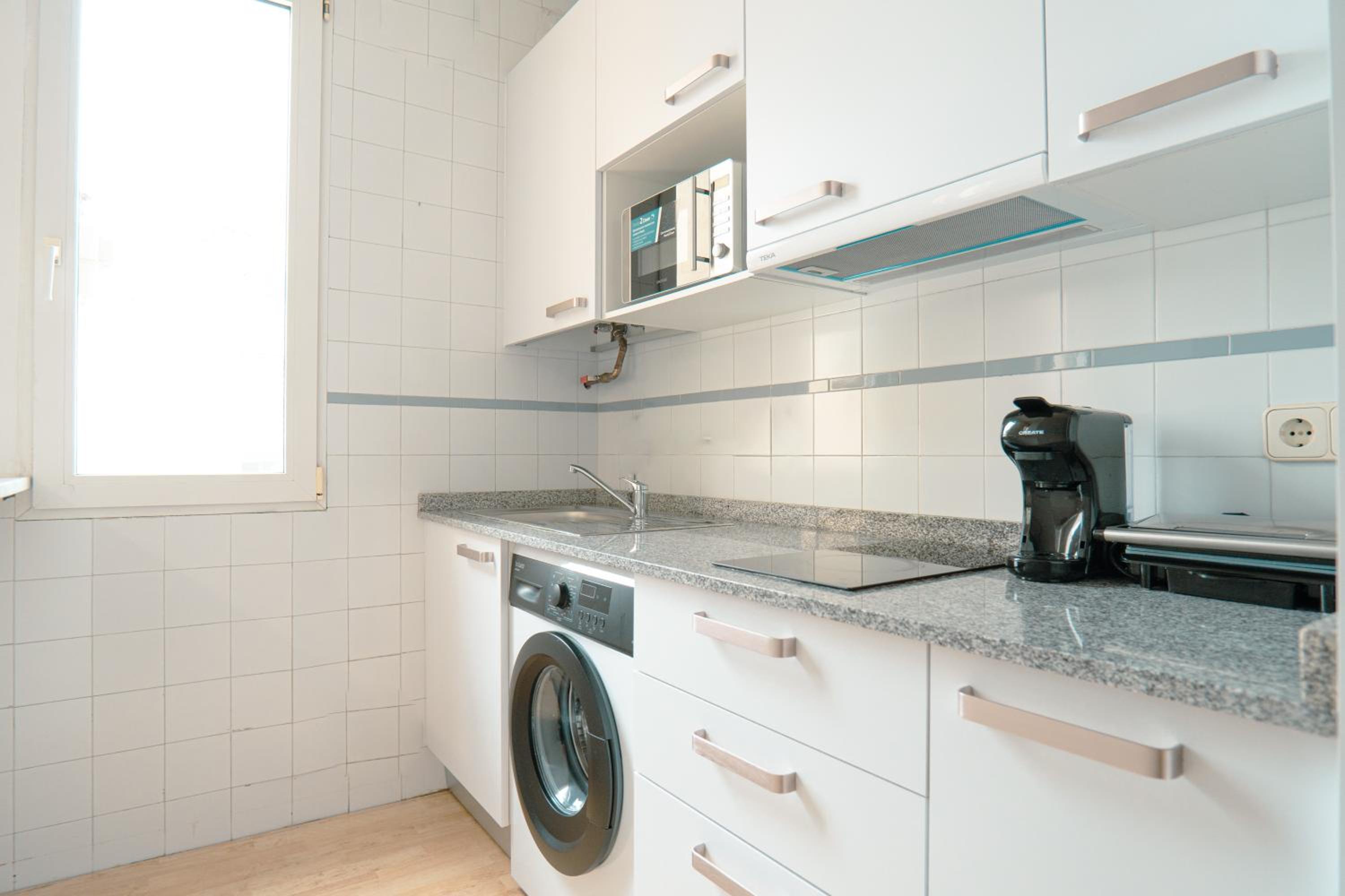 One-Bedroom Apartment - Photo 6
