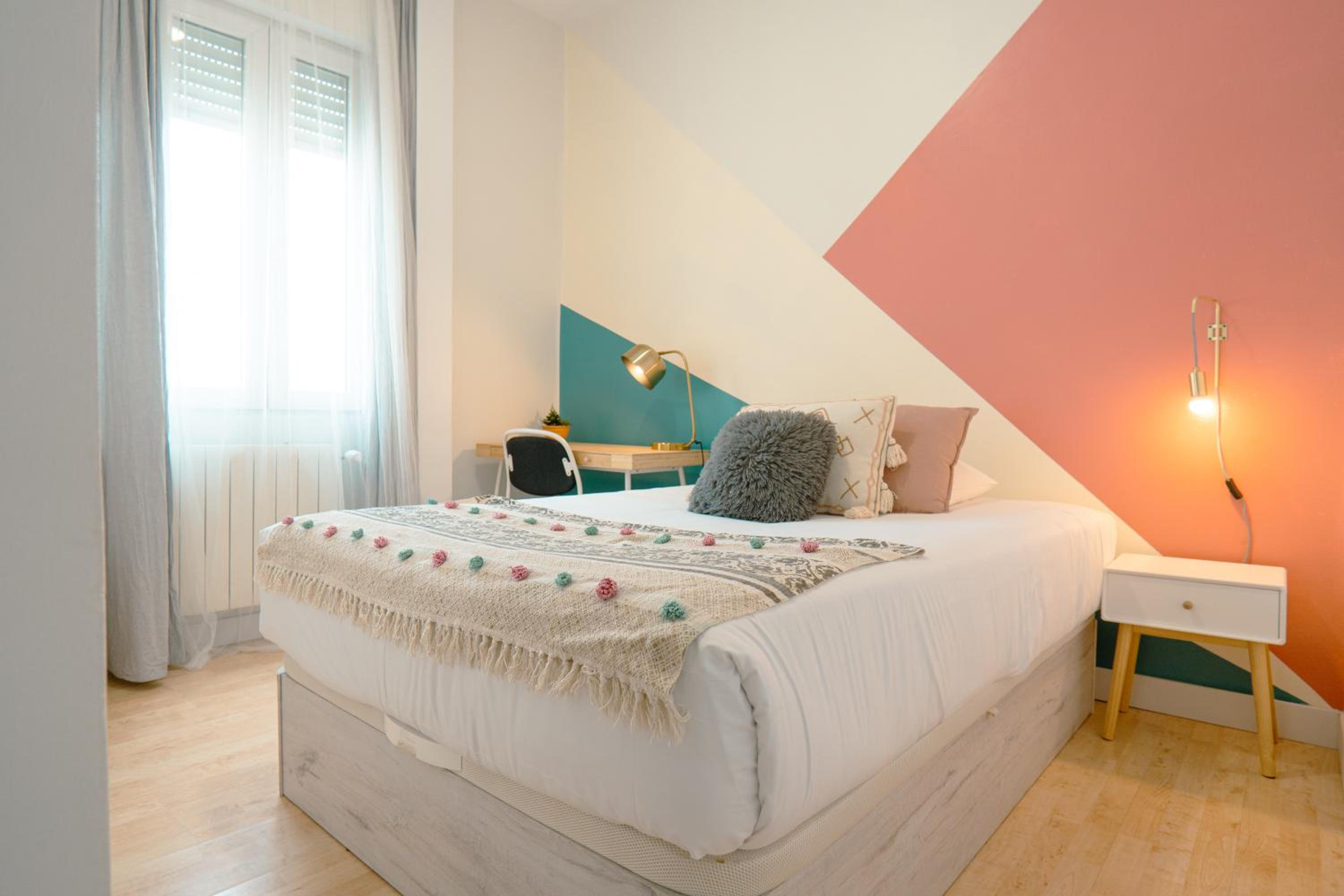 One-Bedroom Apartment - Photo 1