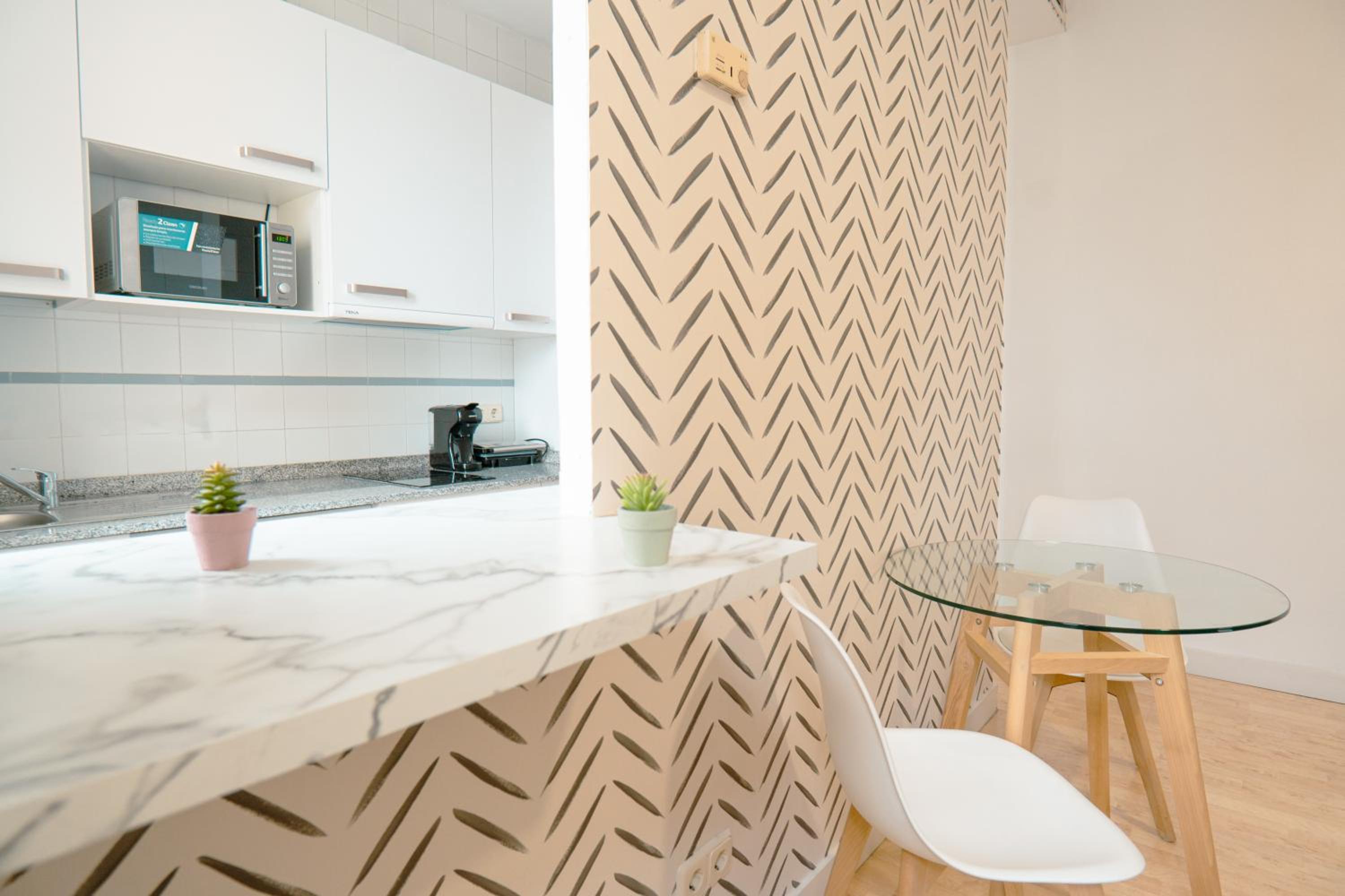 One-Bedroom Apartment - Photo 4