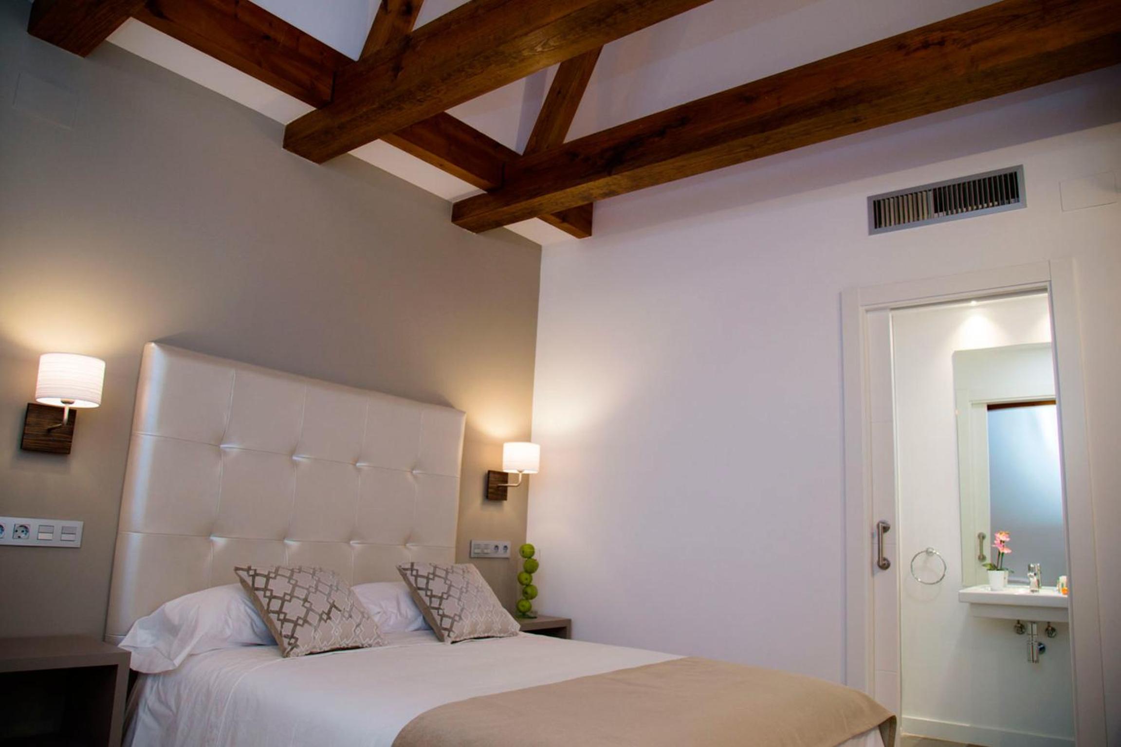 Double Room with Extra Bed - Photo 2