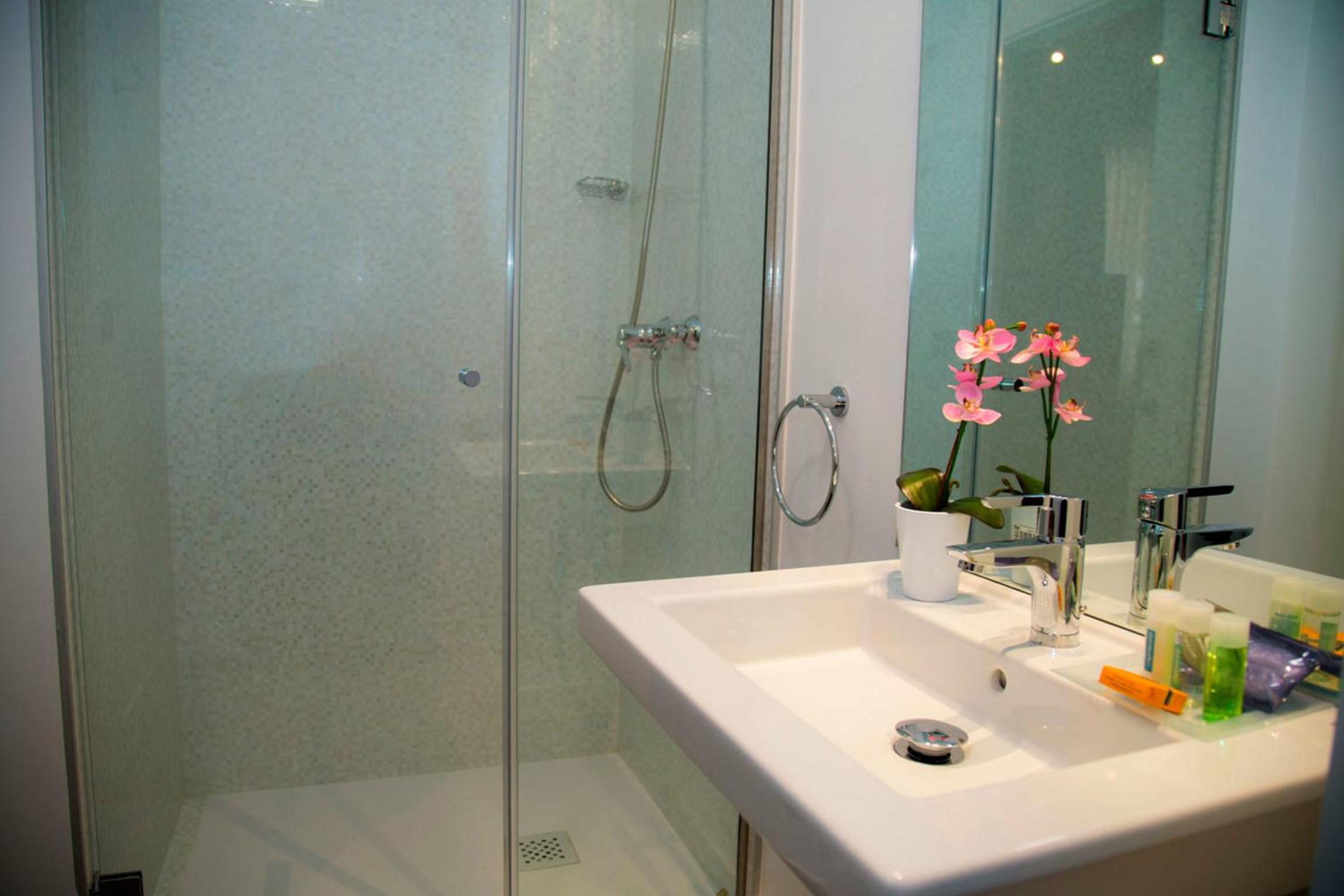 Double Room with Extra Bed - Photo 4