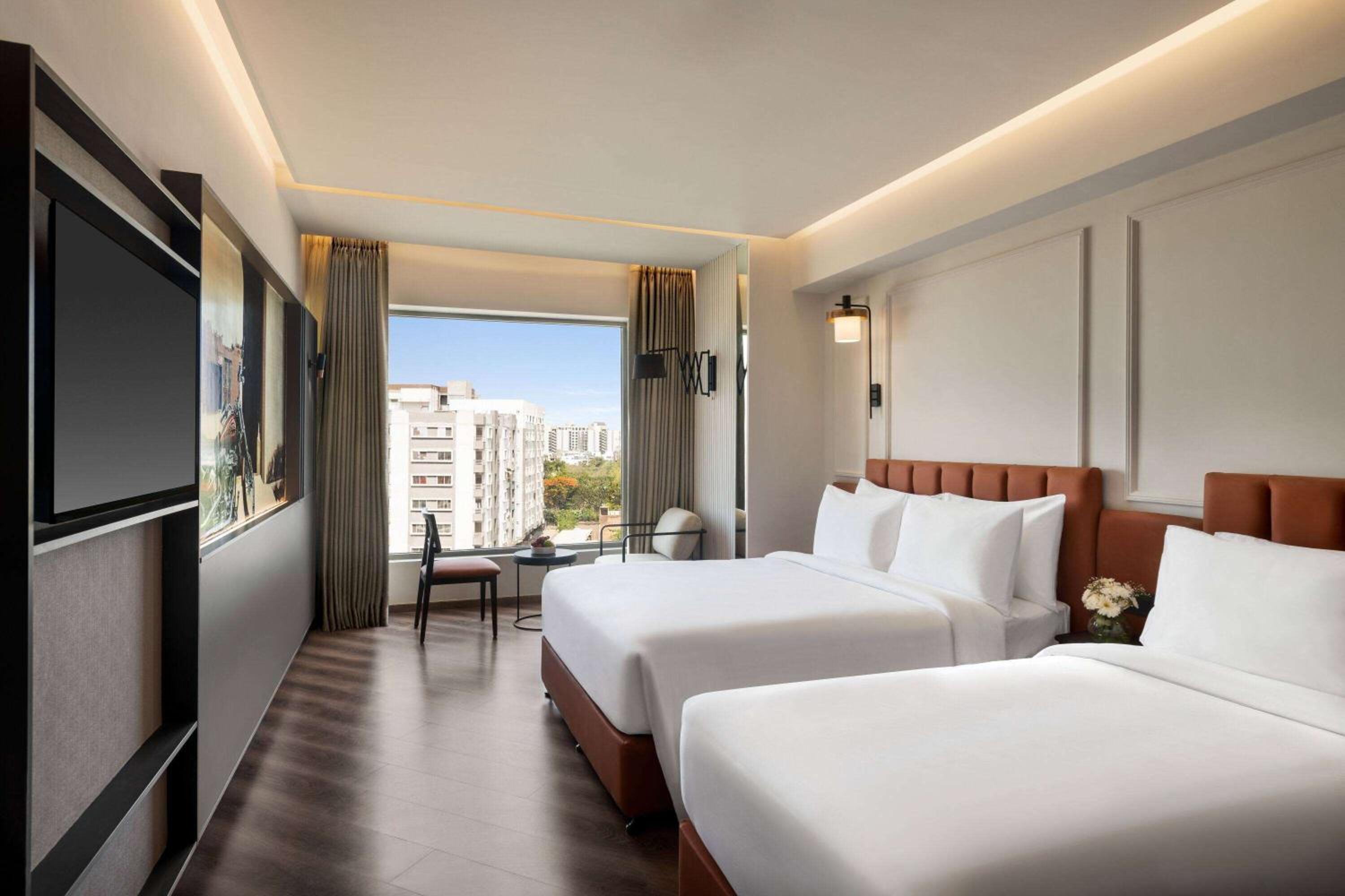 Hollywood Queen Room with Queen and Twin Bed - 15% Discount Food & Beverages - Photo 3