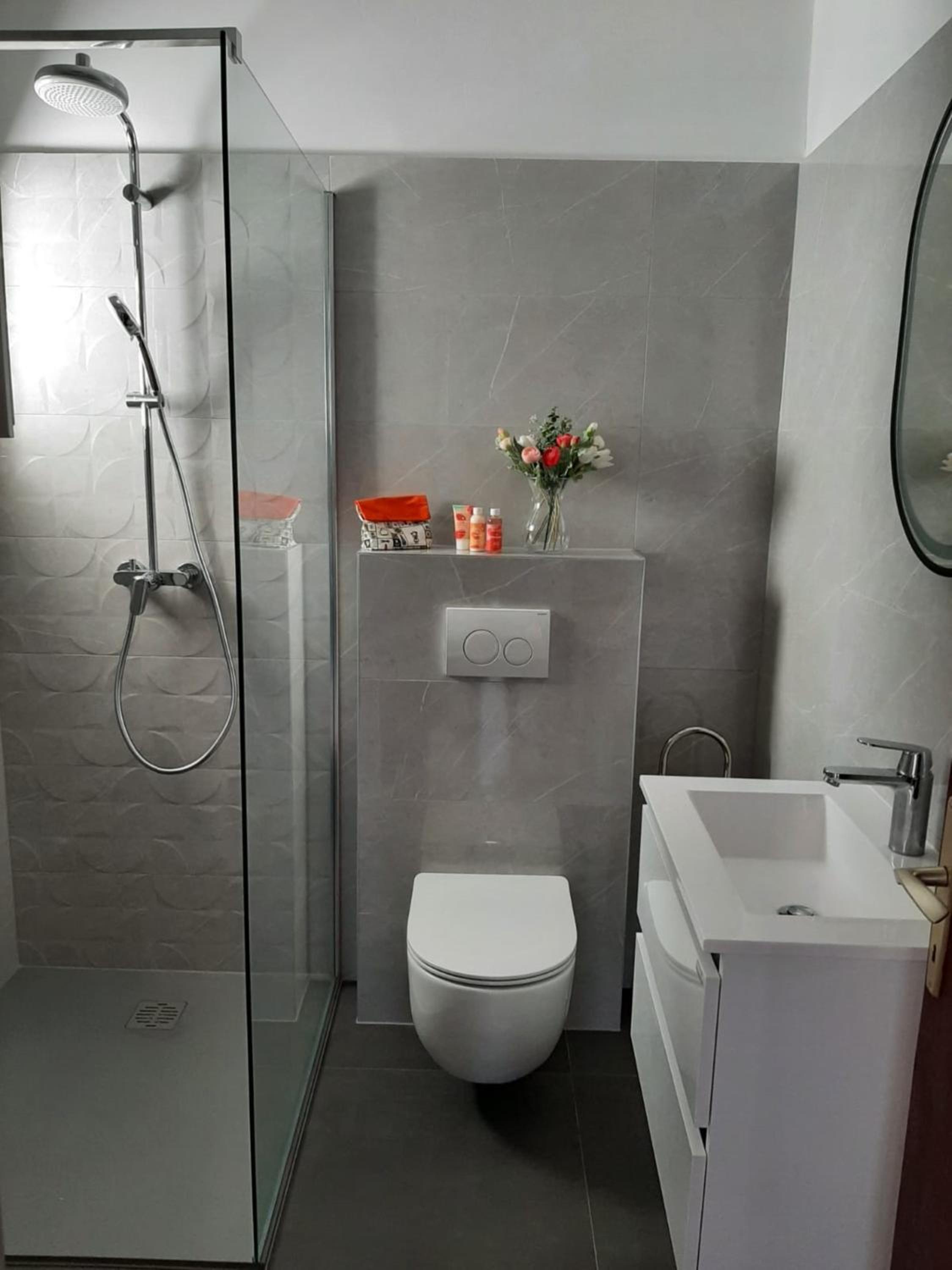 Three Bedroom Apartment with Terrace photo 2