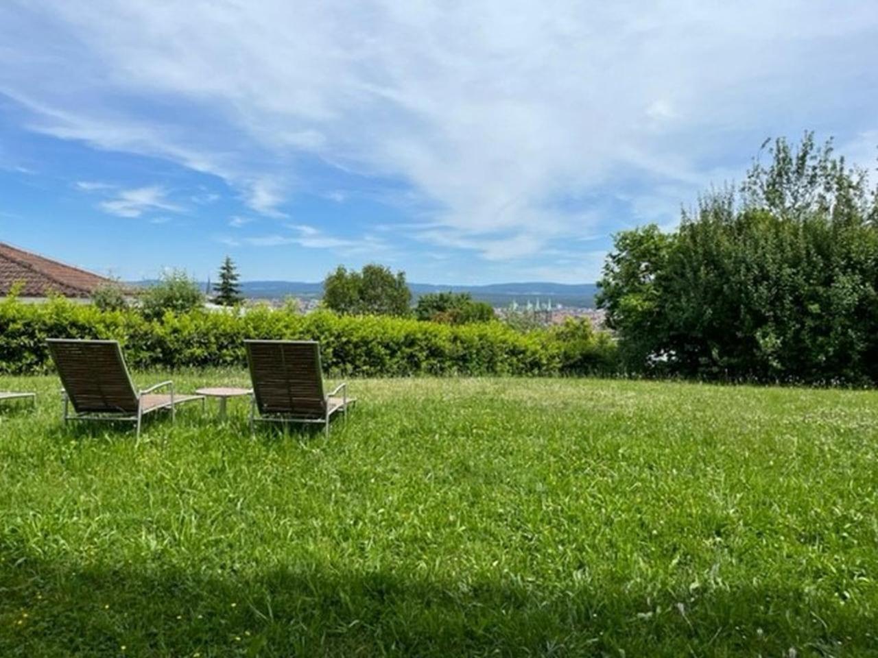 Family Room with Garden View - Photo 2