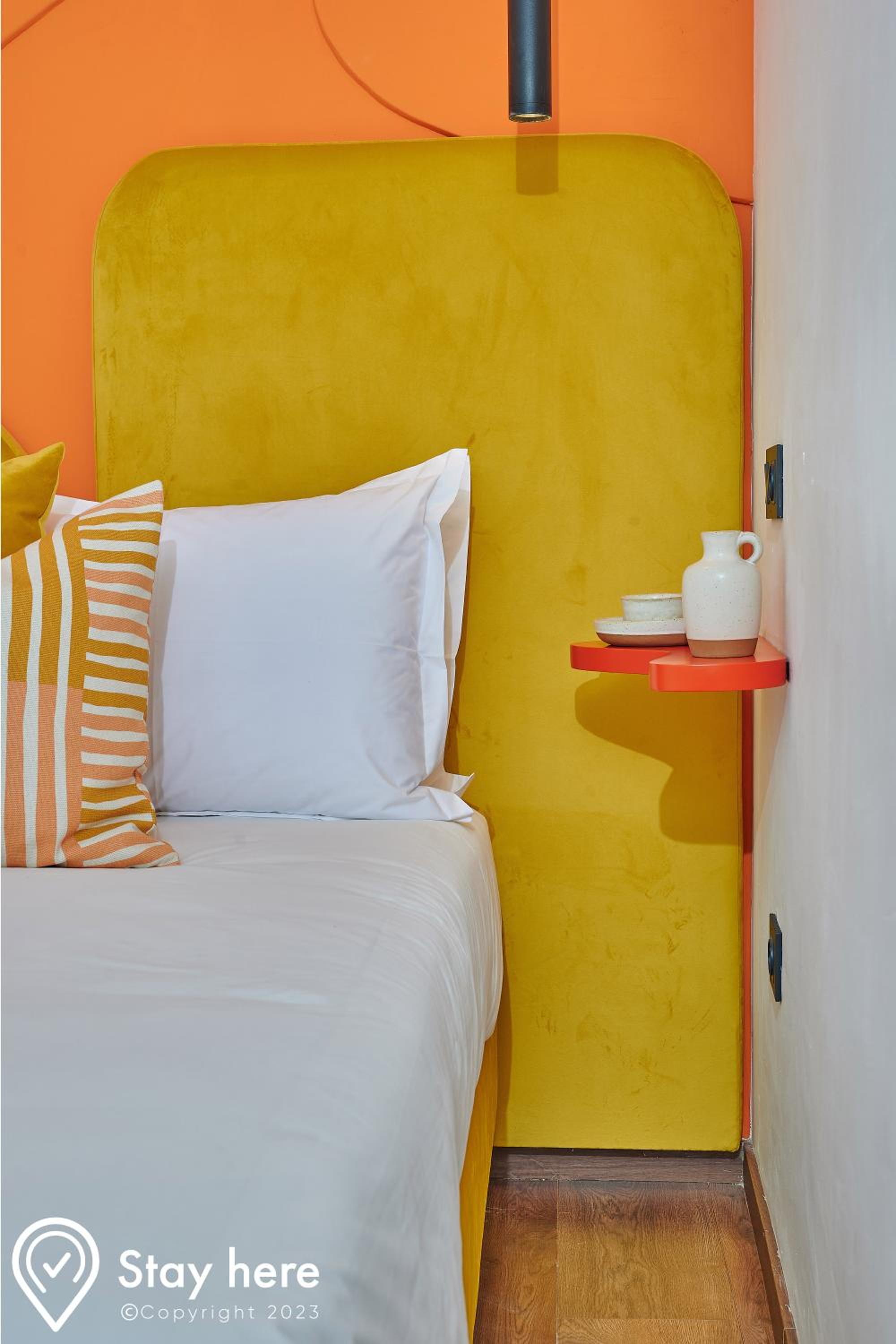 Apartment With Balcony - Photo 2