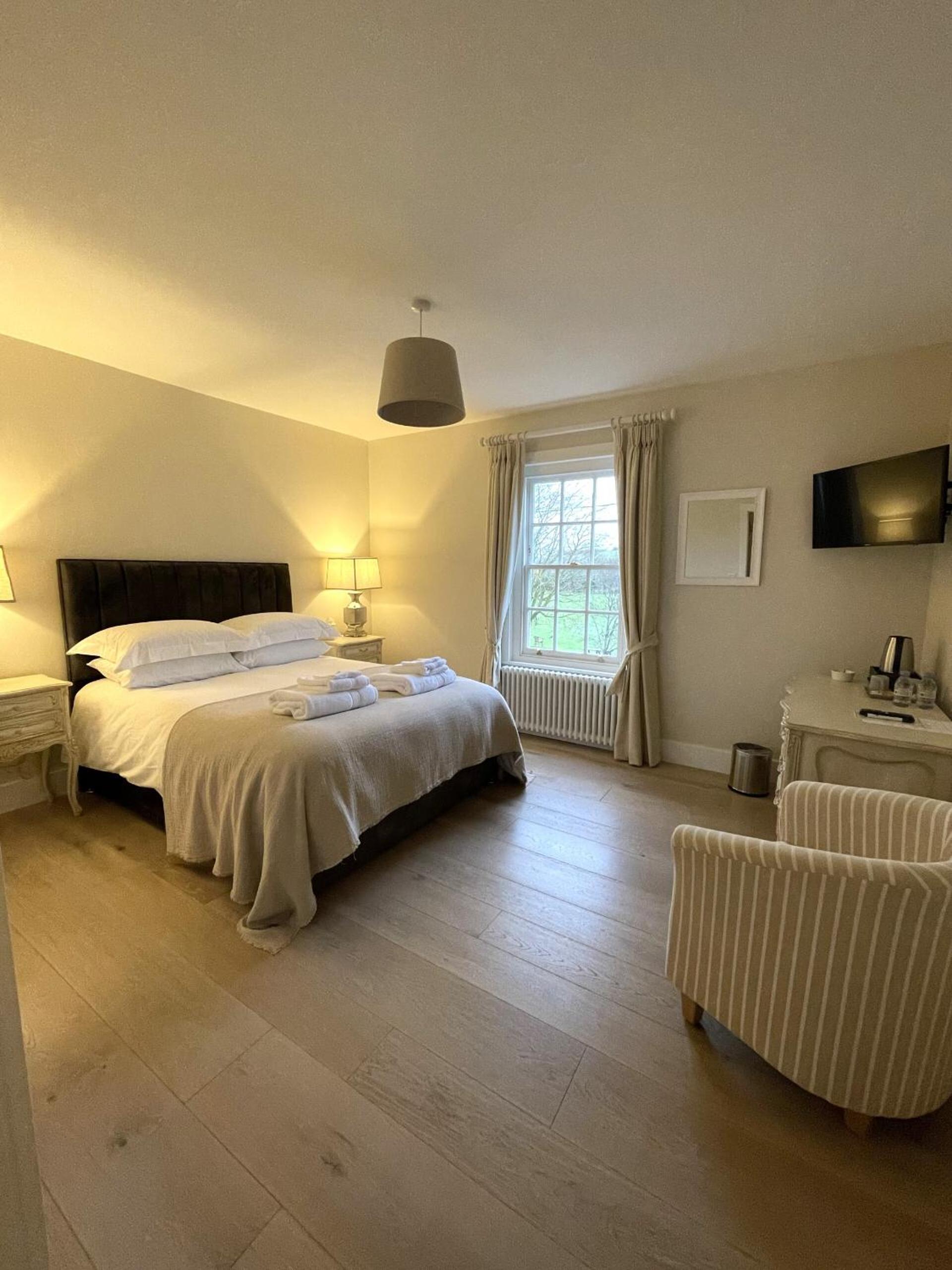 Double Room - Photo 3