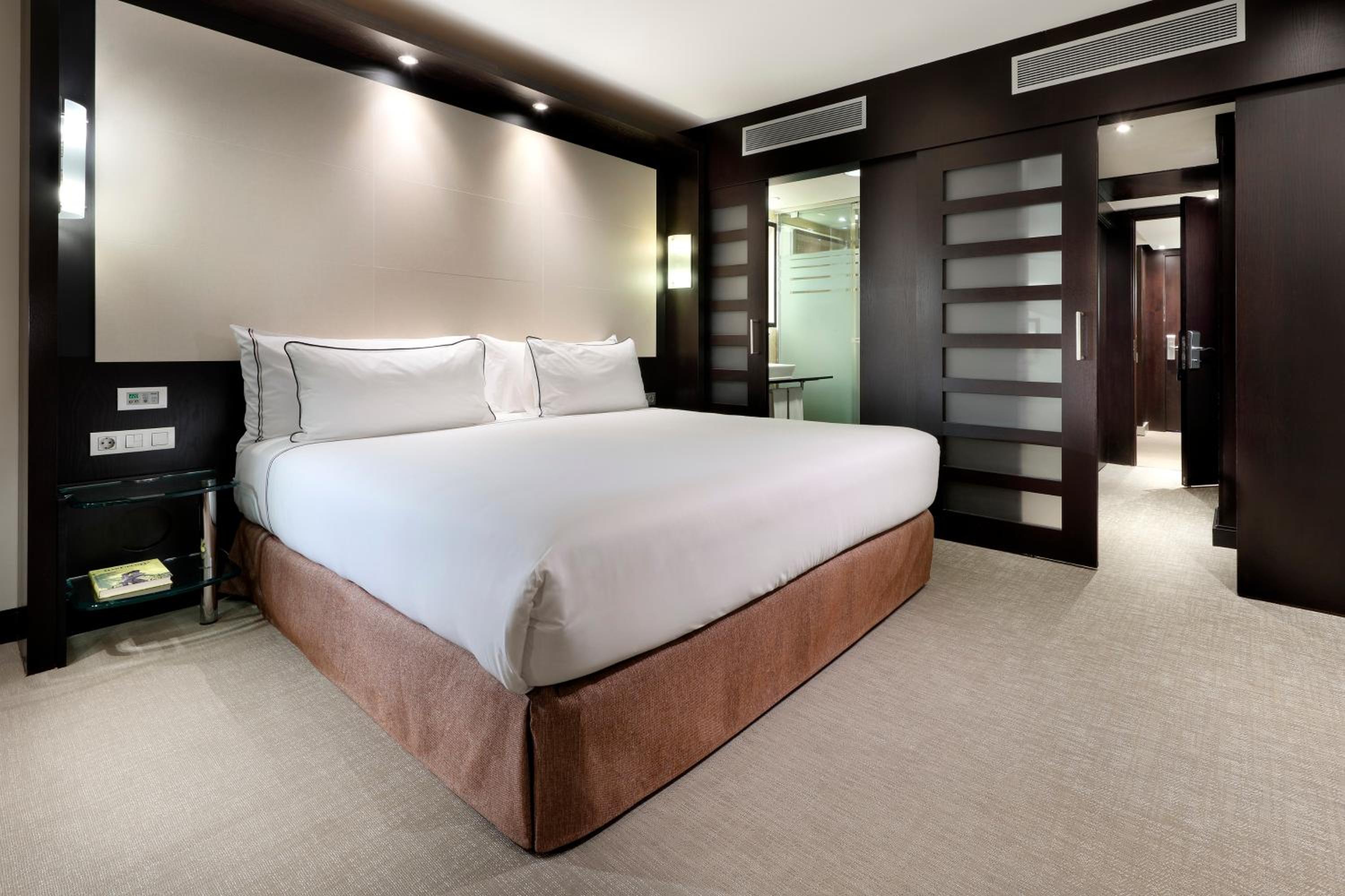 Premium Room City view thumbnail 5