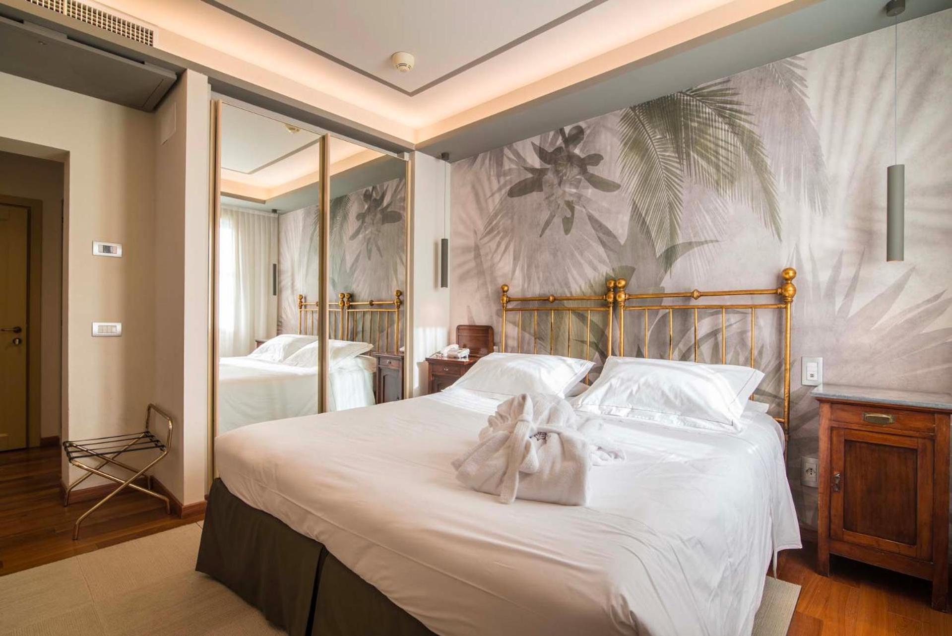 Standard Double or Twin Room - Photo 4