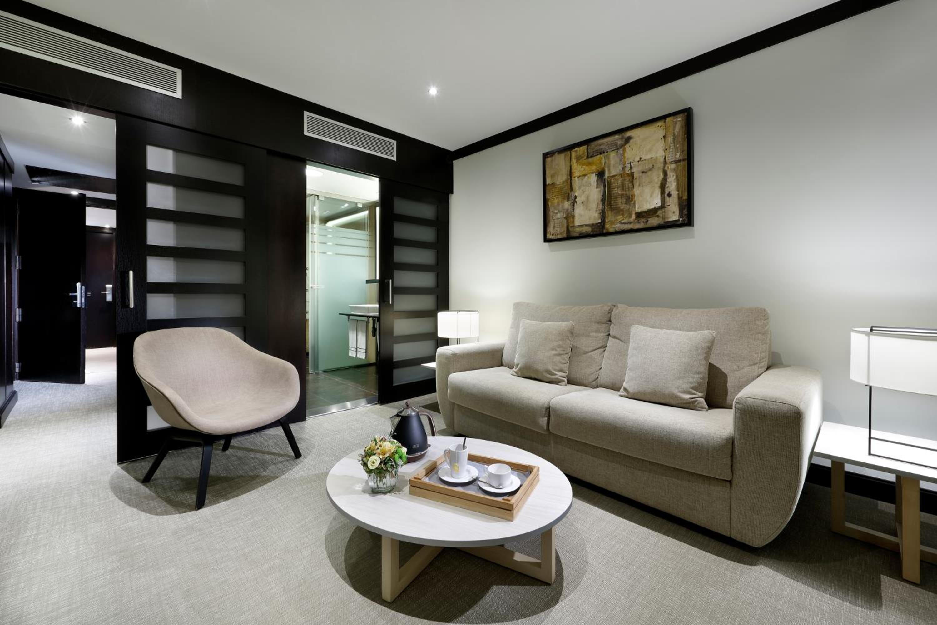 The Level Junior Suite thumbnail 6