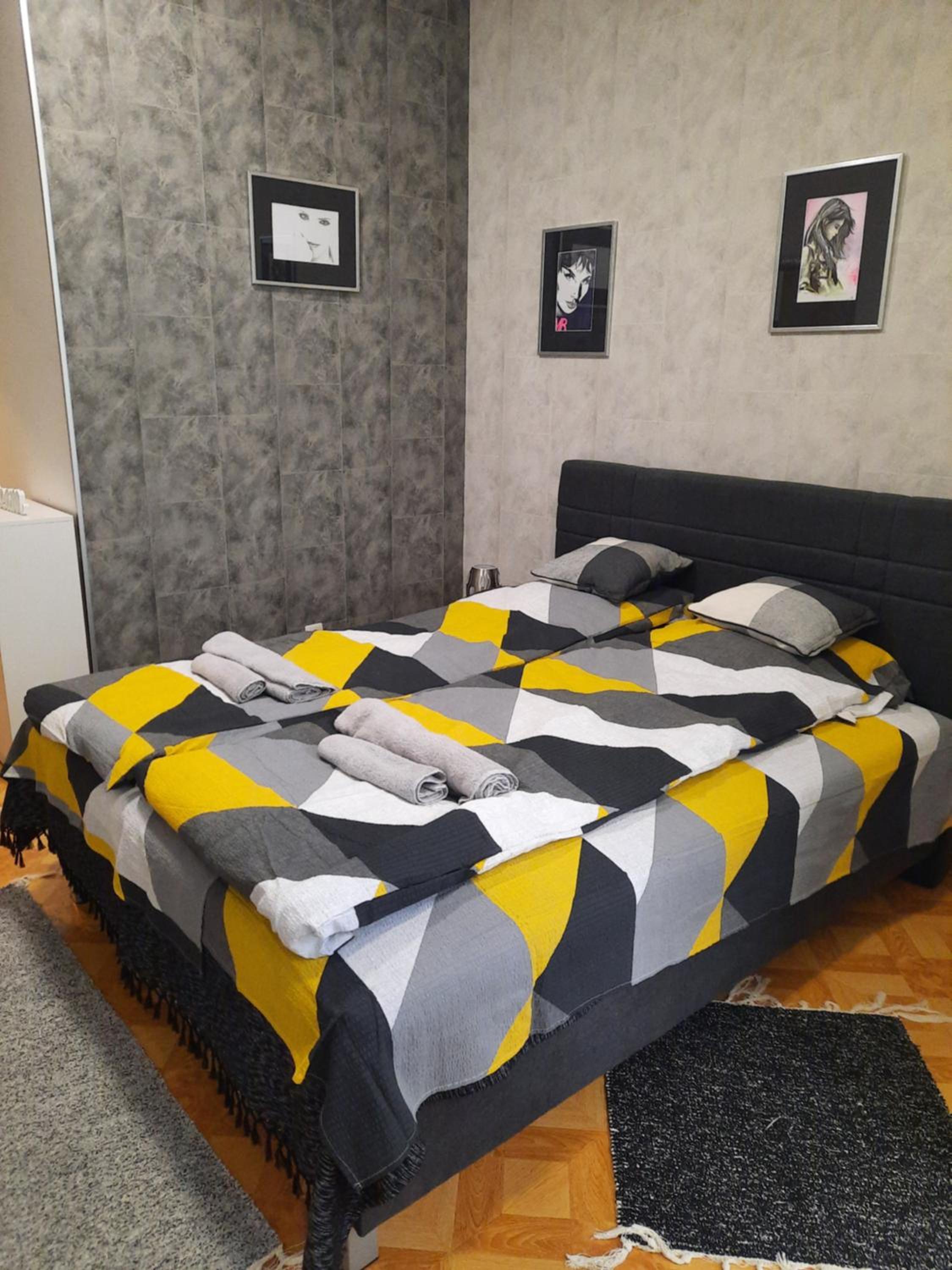 Studio Apartment photo 1