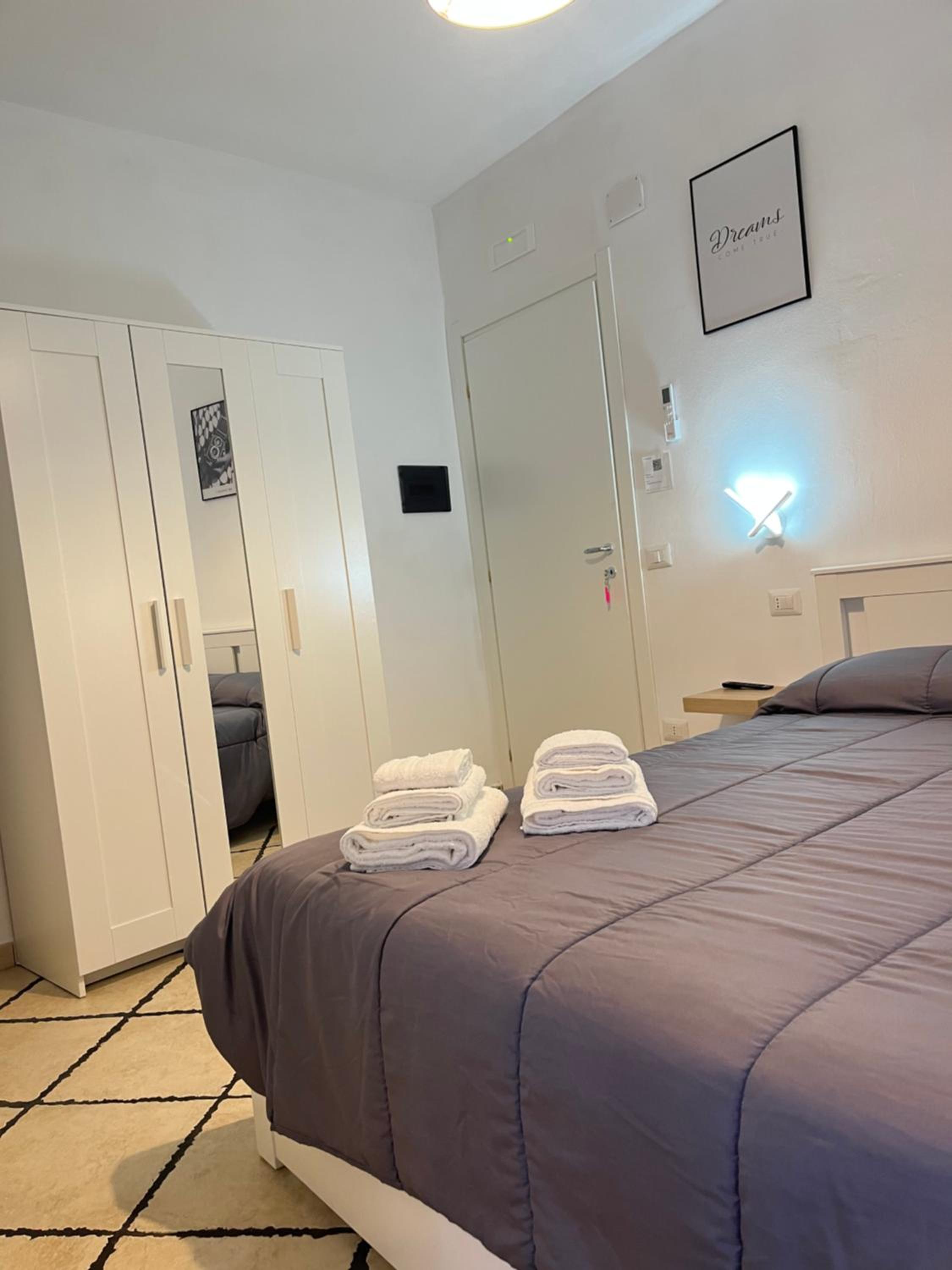 Standard Double Room - Photo 3