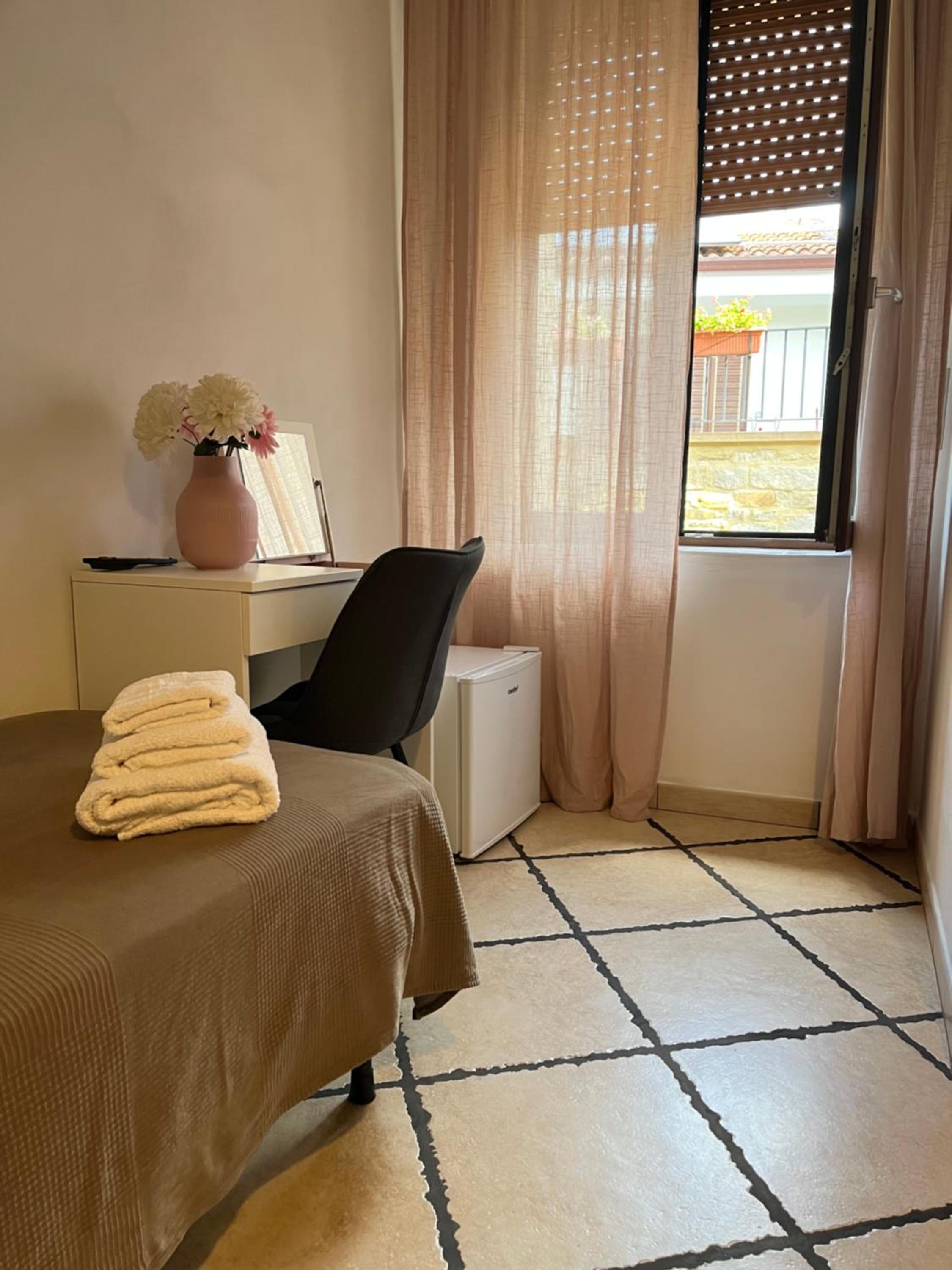Double Room with Private Bathroom - Photo 1