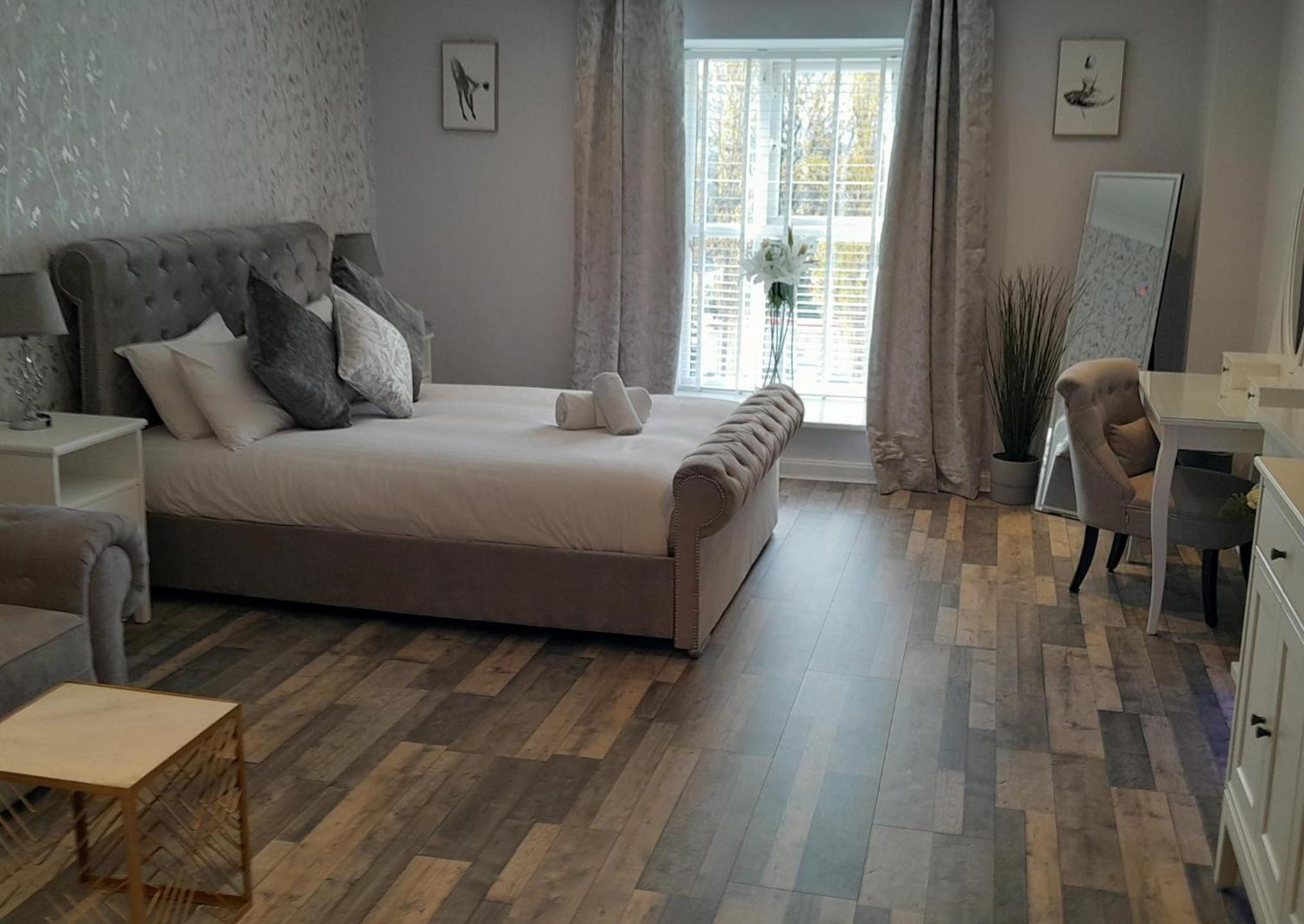 Superior King Room - Photo 2